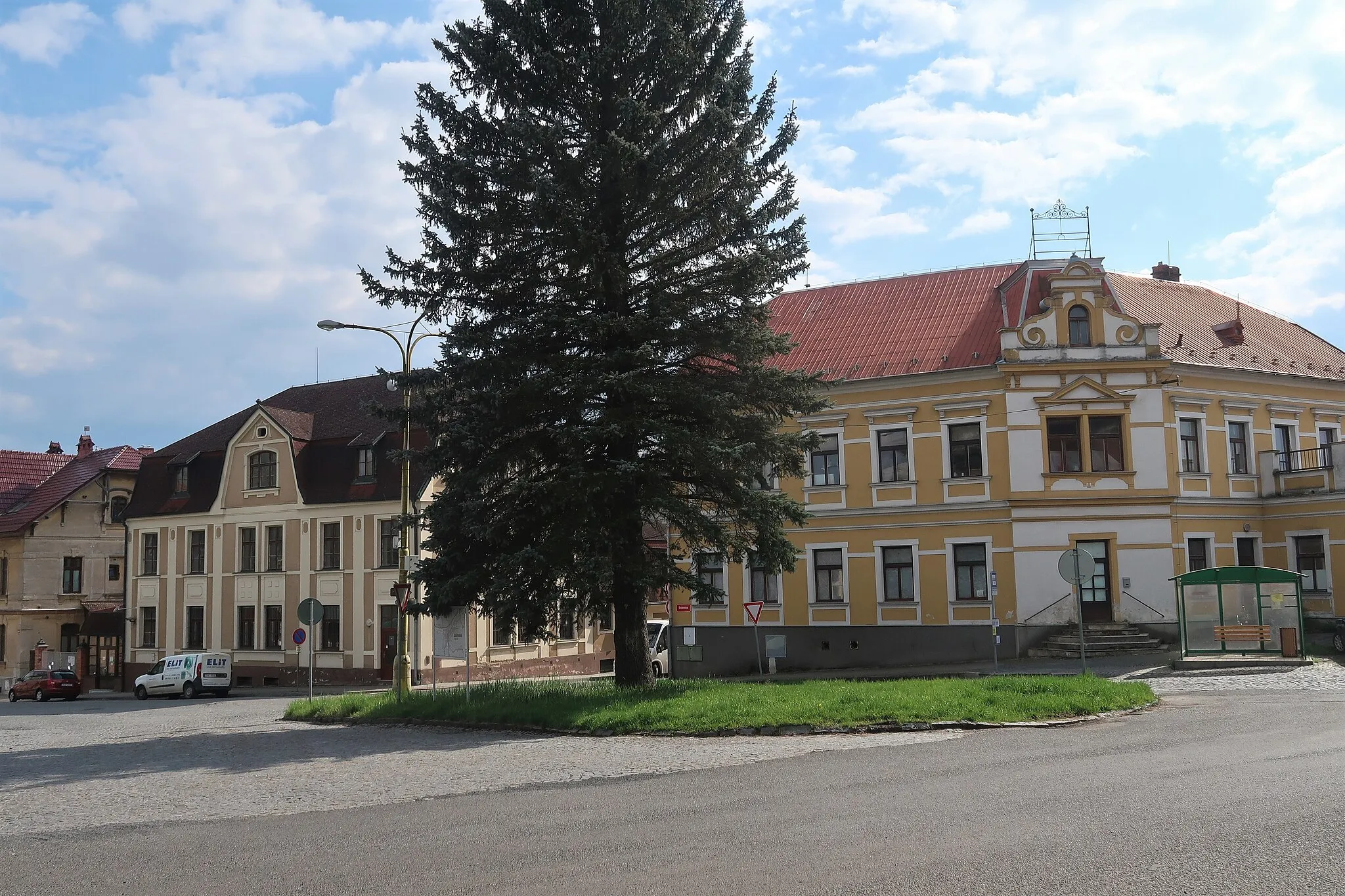 Photo showing: Švermova ulice u nádraží.