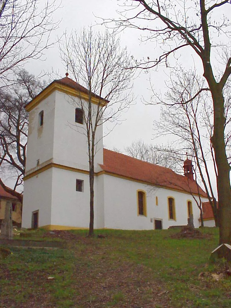 Photo showing: SS Peter and Paul church in Žežice (part of Chuderov municipality, Ústí nad Labem District, Czech Republic).