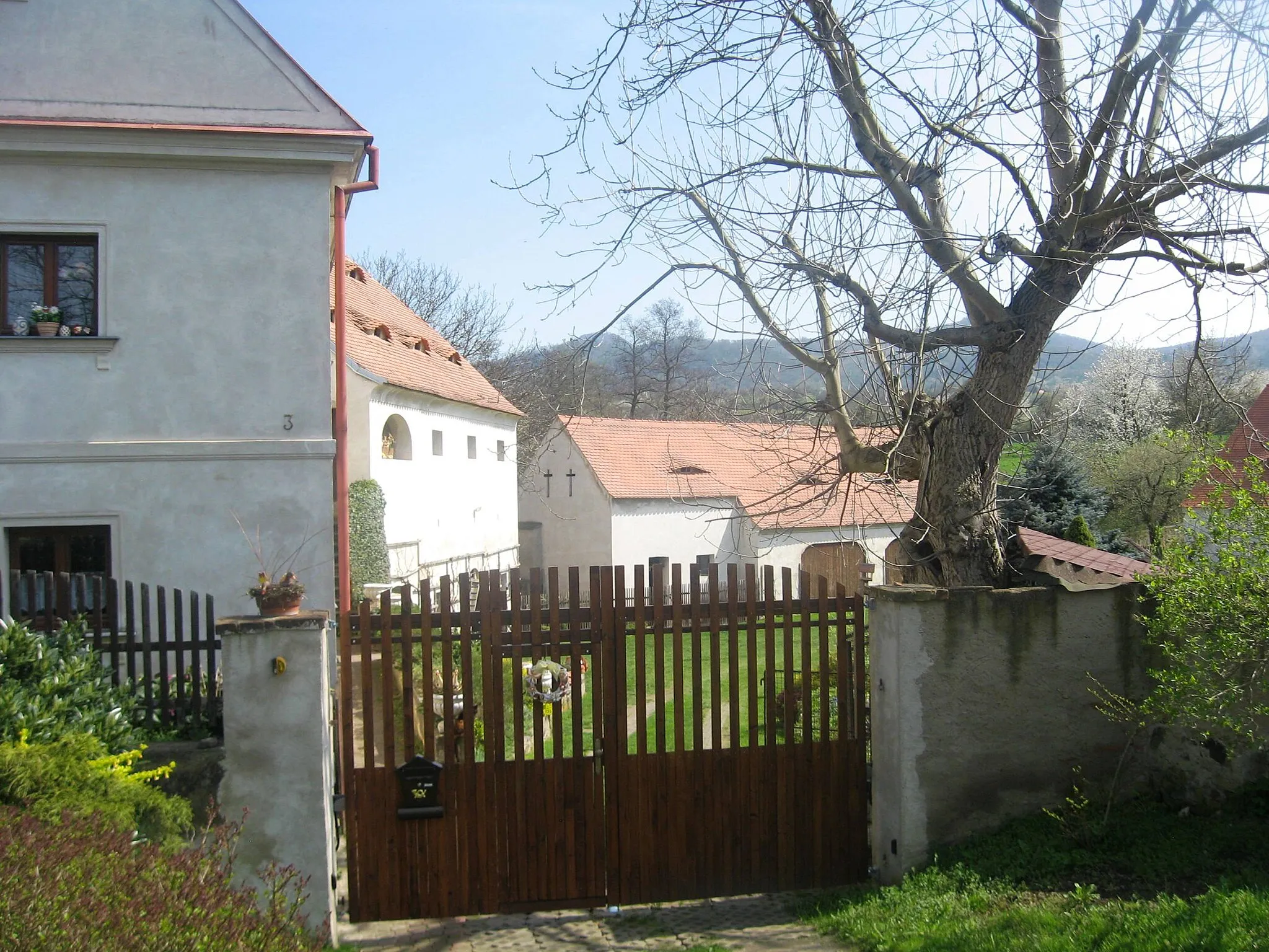 Photo showing: Farmhouses No 3 in Bžany