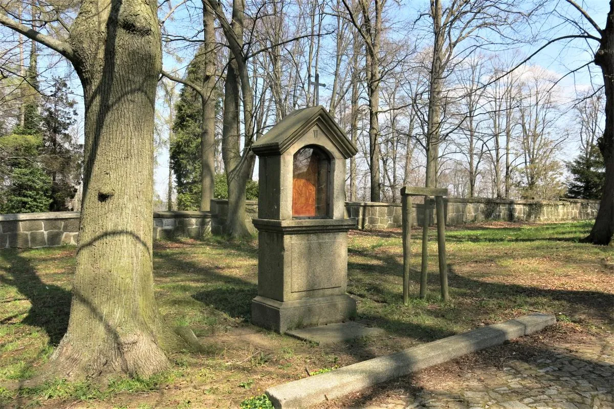 Photo showing: Chapel-shrine in Šluknov in Děčín District – entry no. 44216.