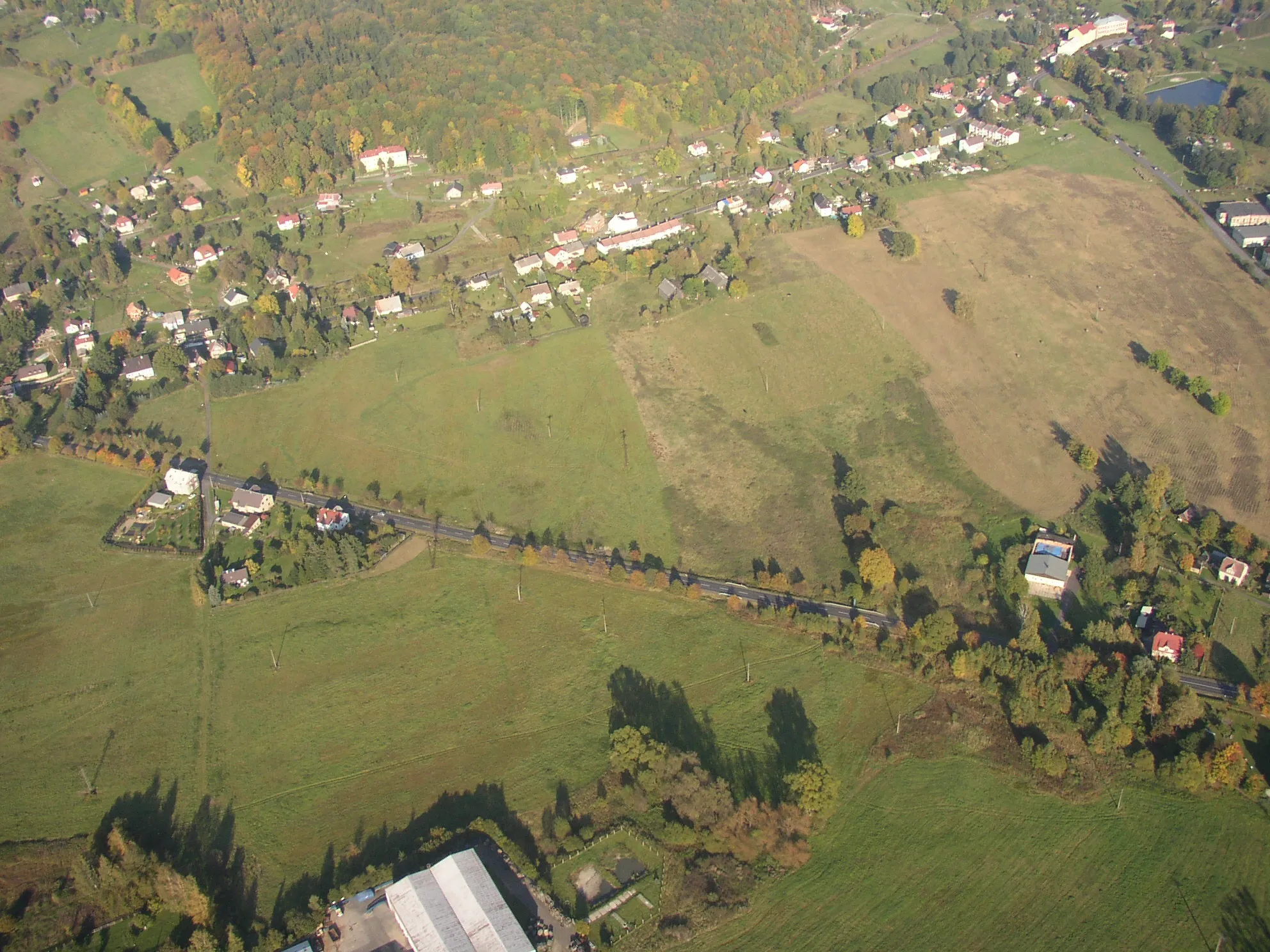 Photo showing: Letecký snímek západní části obce Dolní Podluží