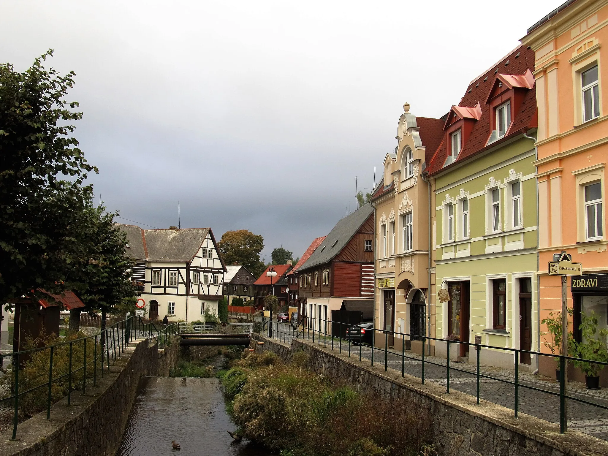 Photo showing: Nábřeží Chřibské Kamenice