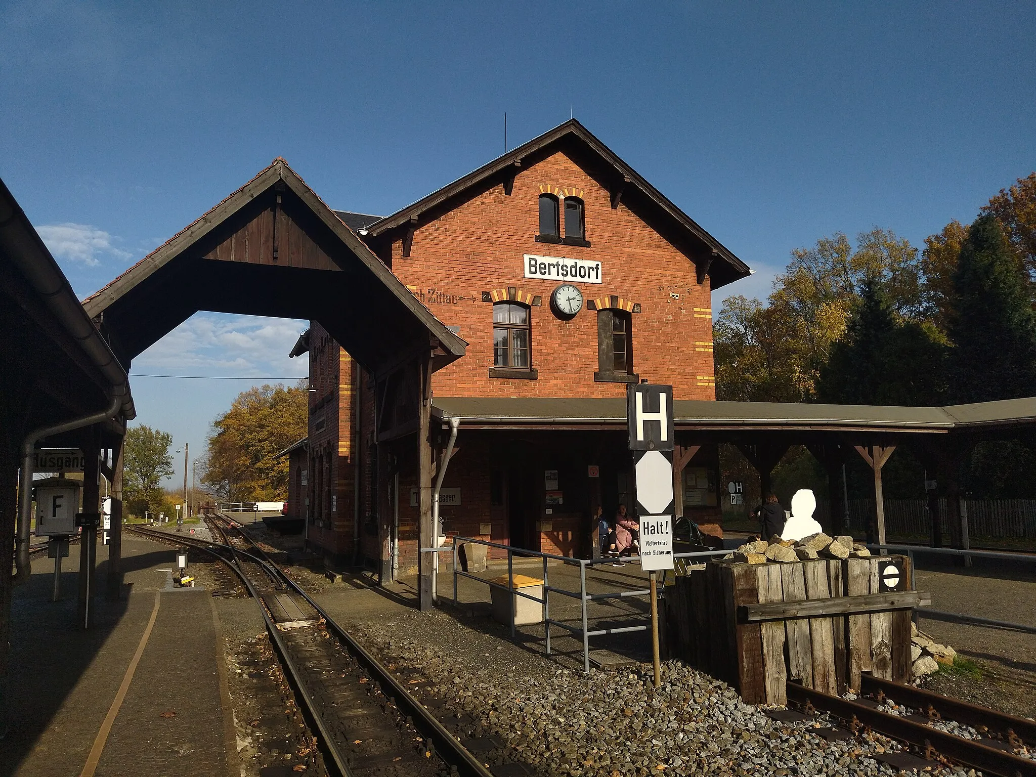 Photo showing: Bahnhof Bertsdorf in 2022