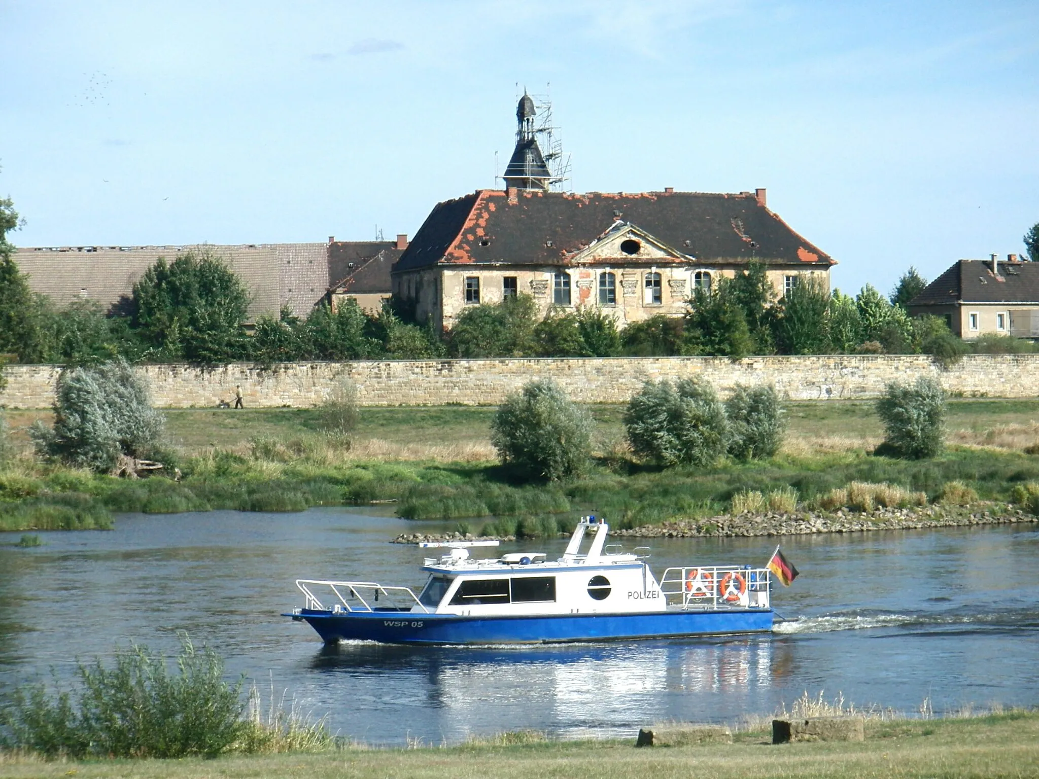 Photo showing: 1272 wird ein Herrensitz, später Rittergut. Das heutige dreiflügelige Schloss entstand 1604 auf einem älteren Vorgängerbau.