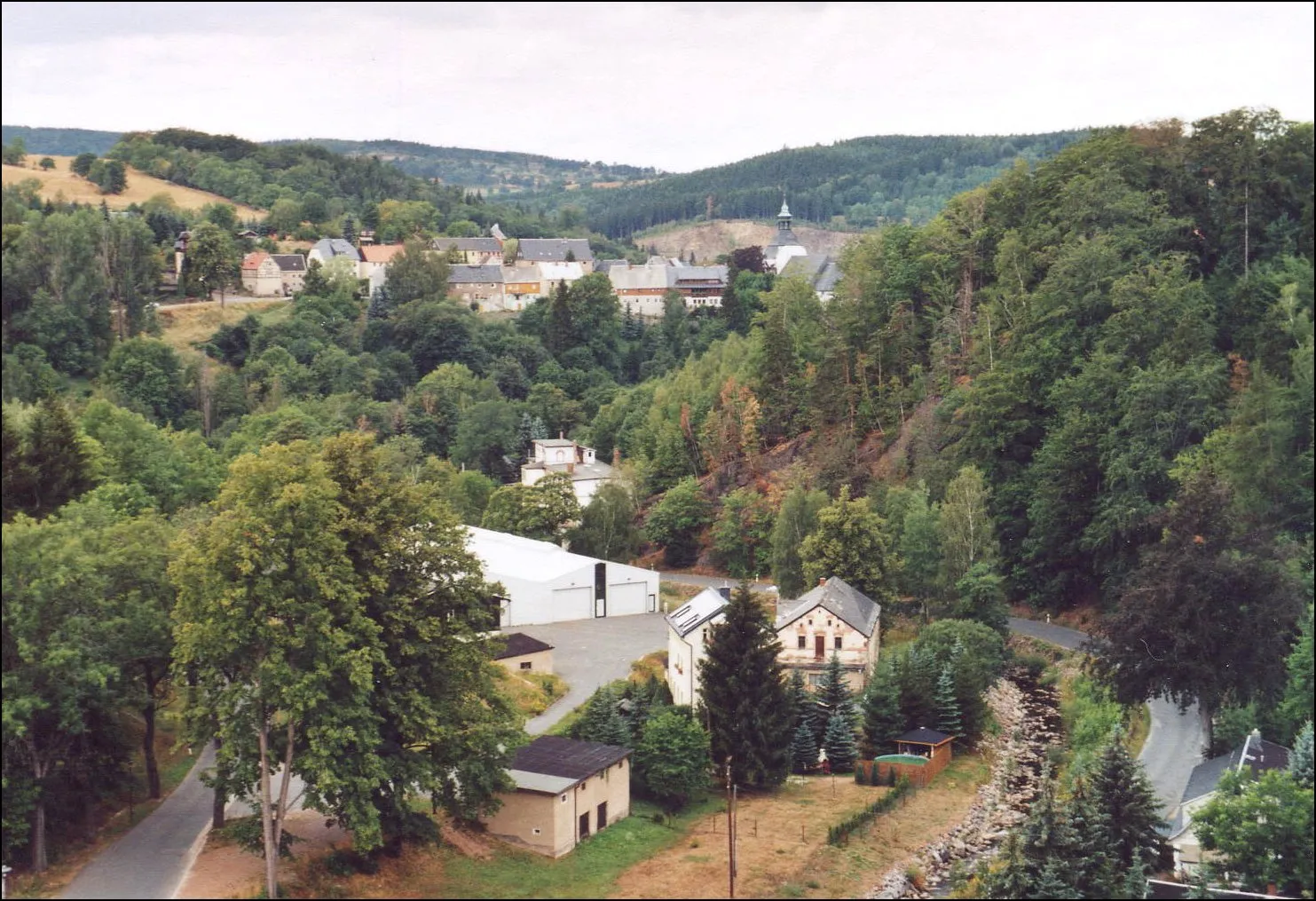 Photo showing: This image shows the town of Lauenstein in the Ore Mountains in Saxony, Germany.