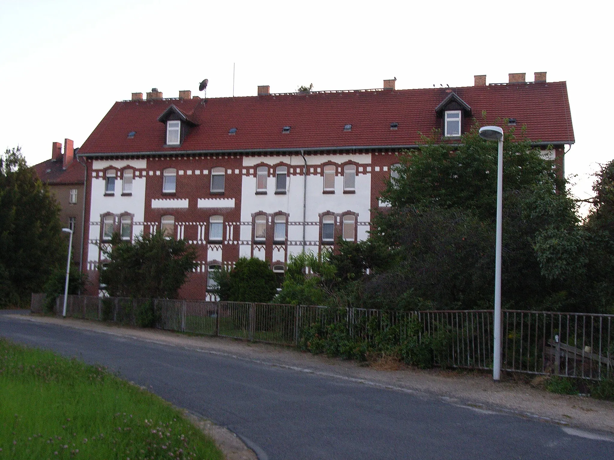 Photo showing: former residential building of Prussian civil servants of the classification yard Schlauroth, Görlitz, Saxony