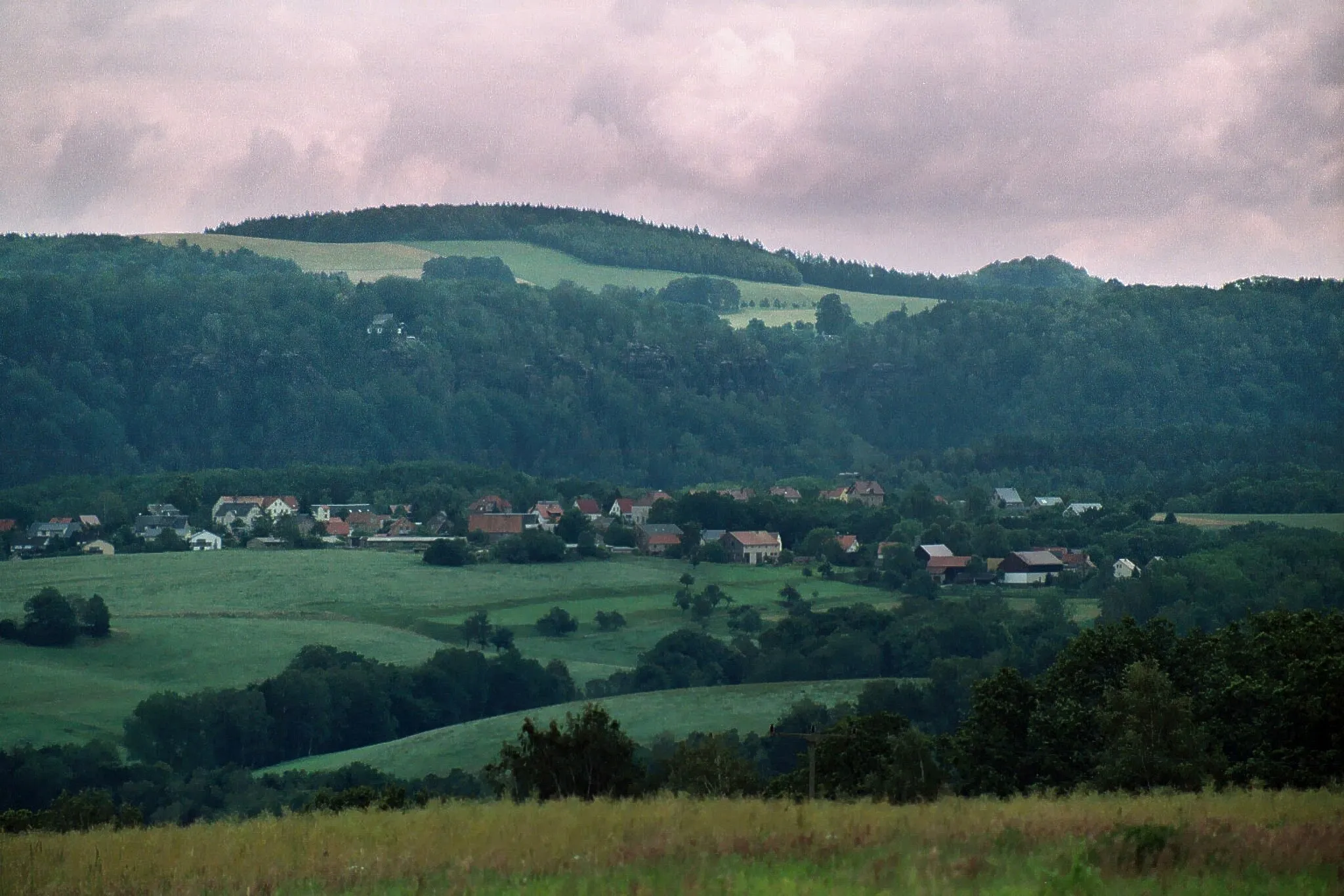 Photo showing: Waltersdorf (Bad Schandau), view from the Rauenstein to the village