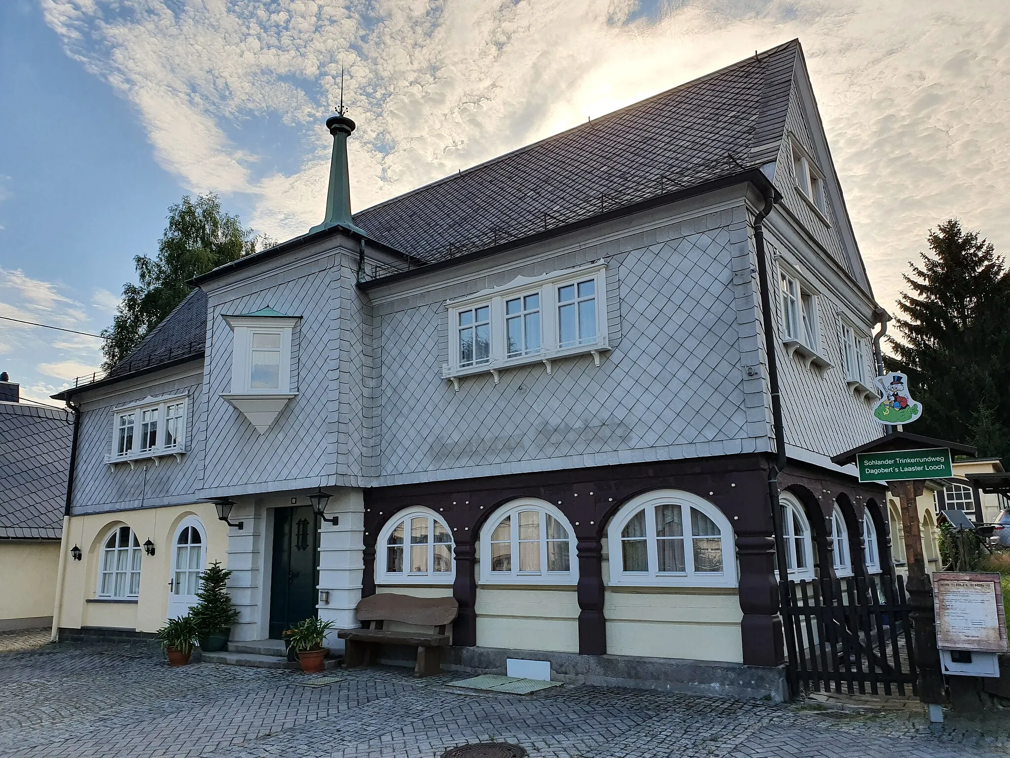 Photo showing: Gasthaus Stiebitz mit Umgebinde-Anbau (ohne Hinterhaus) Am Markt 11