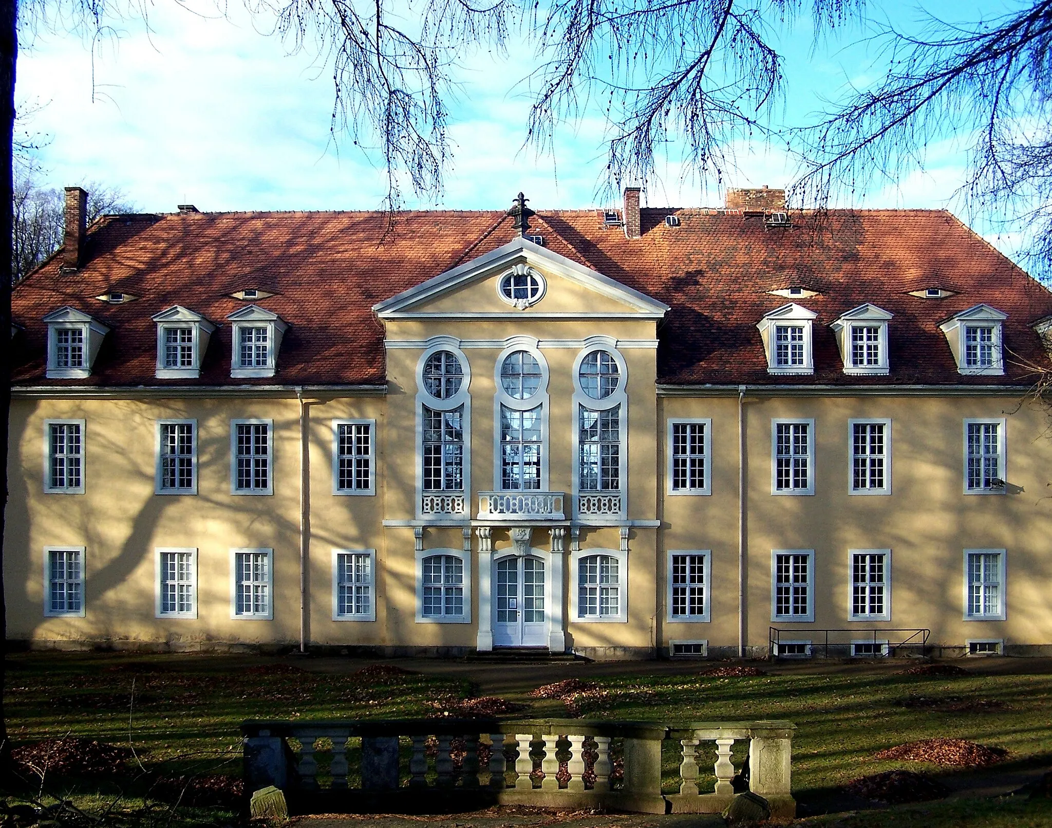 Photo showing: Schloss Oberlichtenau.
