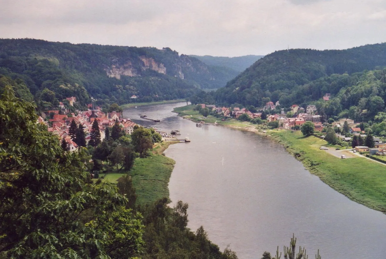 Photo showing: Blick auf Stadt Wehlen (links) und Pötzscha (rechts)