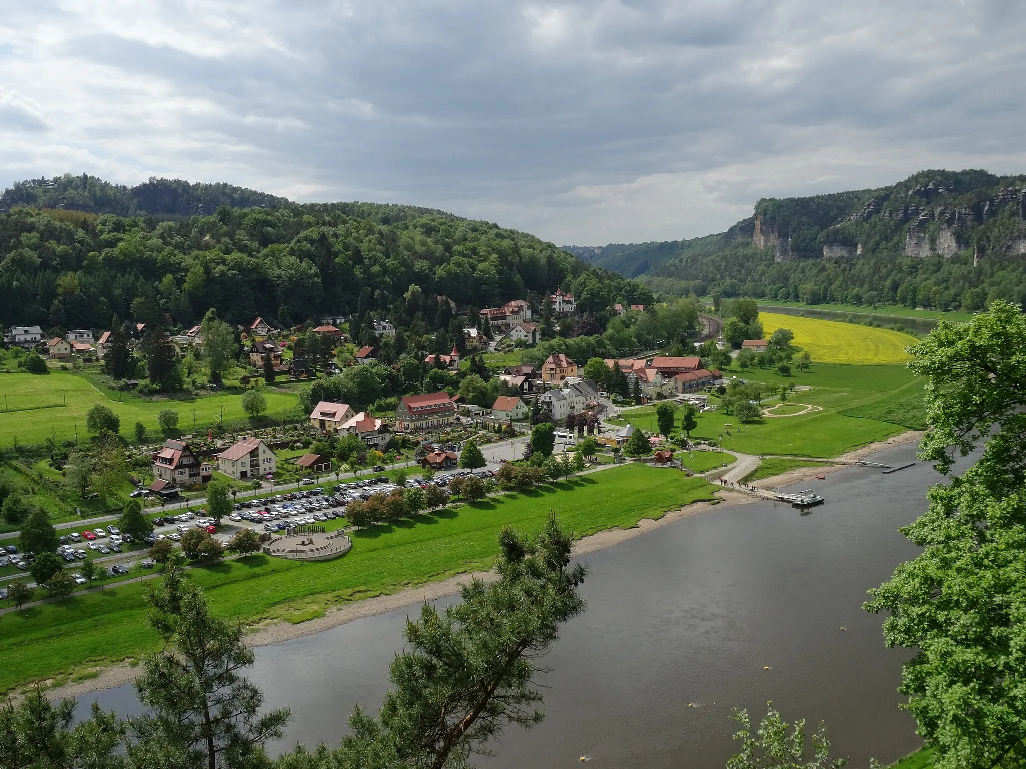 Photo showing: View from the rock "Kleine Bastei" to Oberrathen
