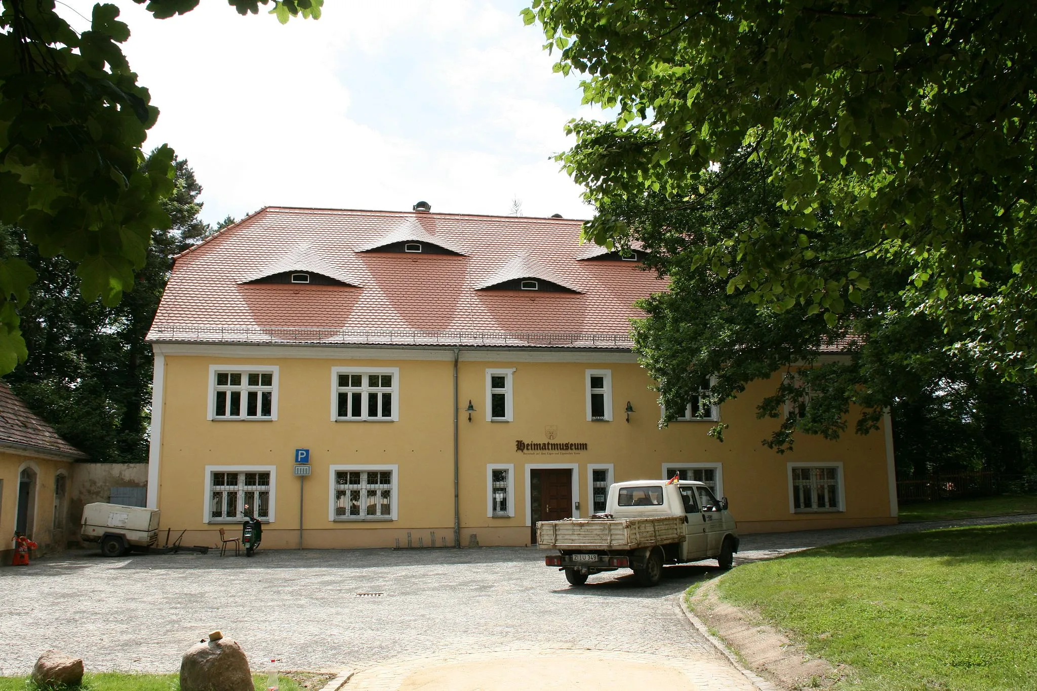 Photo showing: Heimatmuseum in der ehemaligen Schule, Kirchgasse in Bernstadt a. d. Eigen
