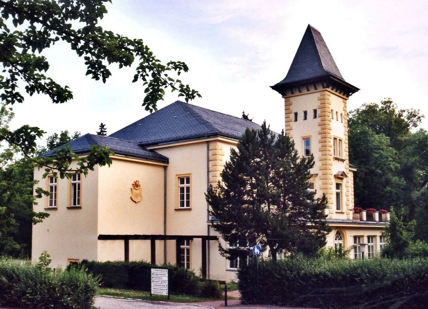 Photo showing: Kreischa: The town hall of Kreischa.