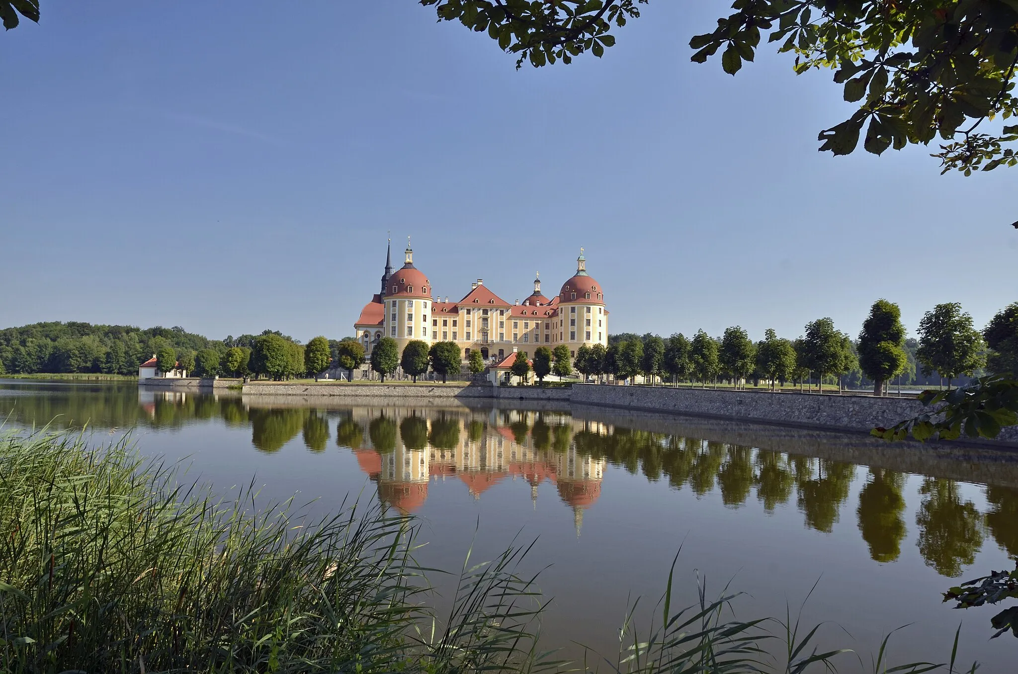 Photo showing: Moritzburg Castle near Dresden in the Morning light