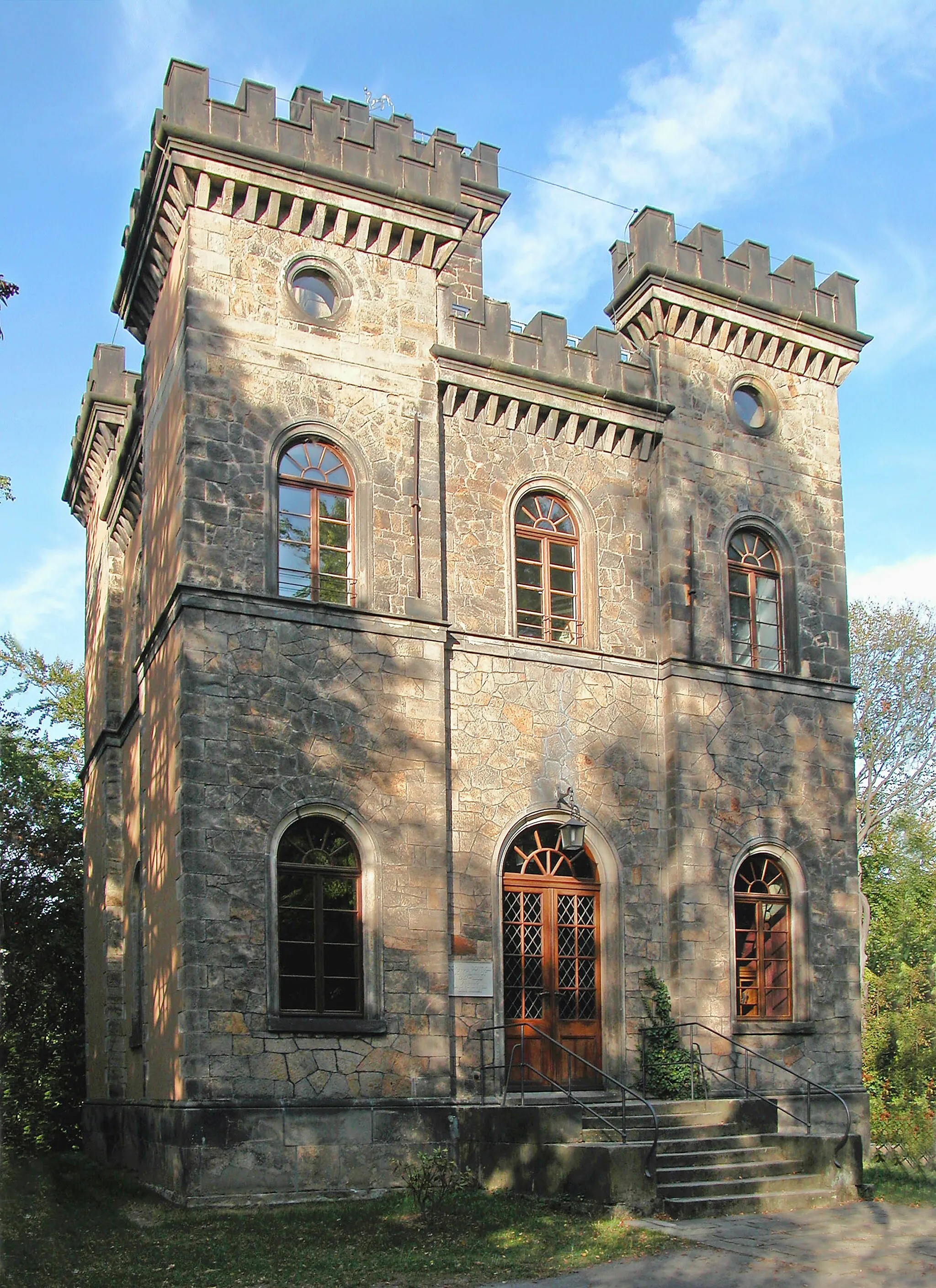 Photo showing: 25.09.2003  01833  Elbersdorf (Dürrröhrsdorf-Dittersbach): Belvedere, Aussichtsturm 
(GMP: 51.028669,13.982667) Schöne Höhe (1830-1832 von J. Türmer). Bauherr war der Goetheverehrer Johann Gottlob von Quandt.                                  [DSCN]20030925650DR.JPG(c)Blobelt