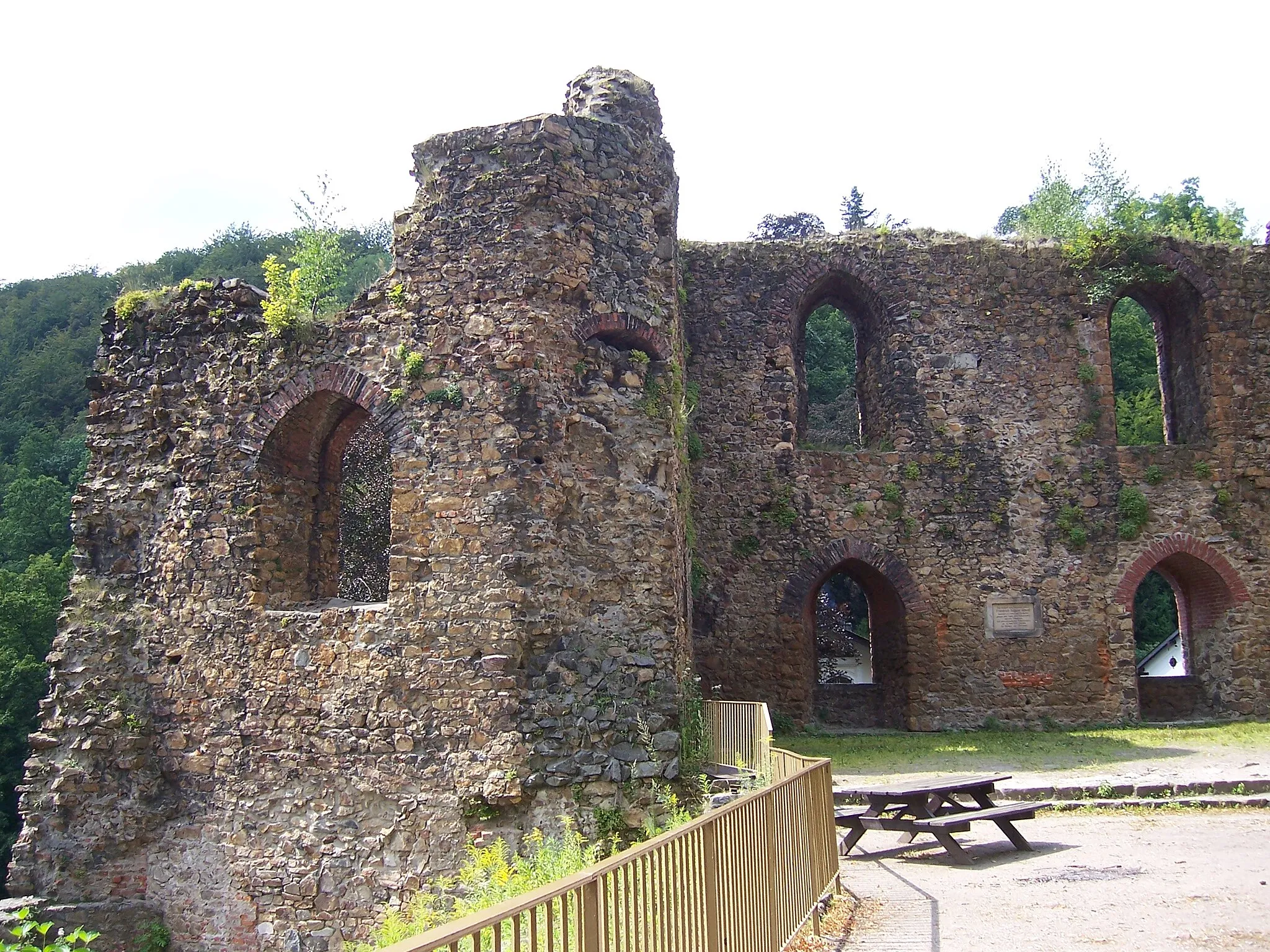 Photo showing: Kulturdenkmal Burg Tharandt Ruine