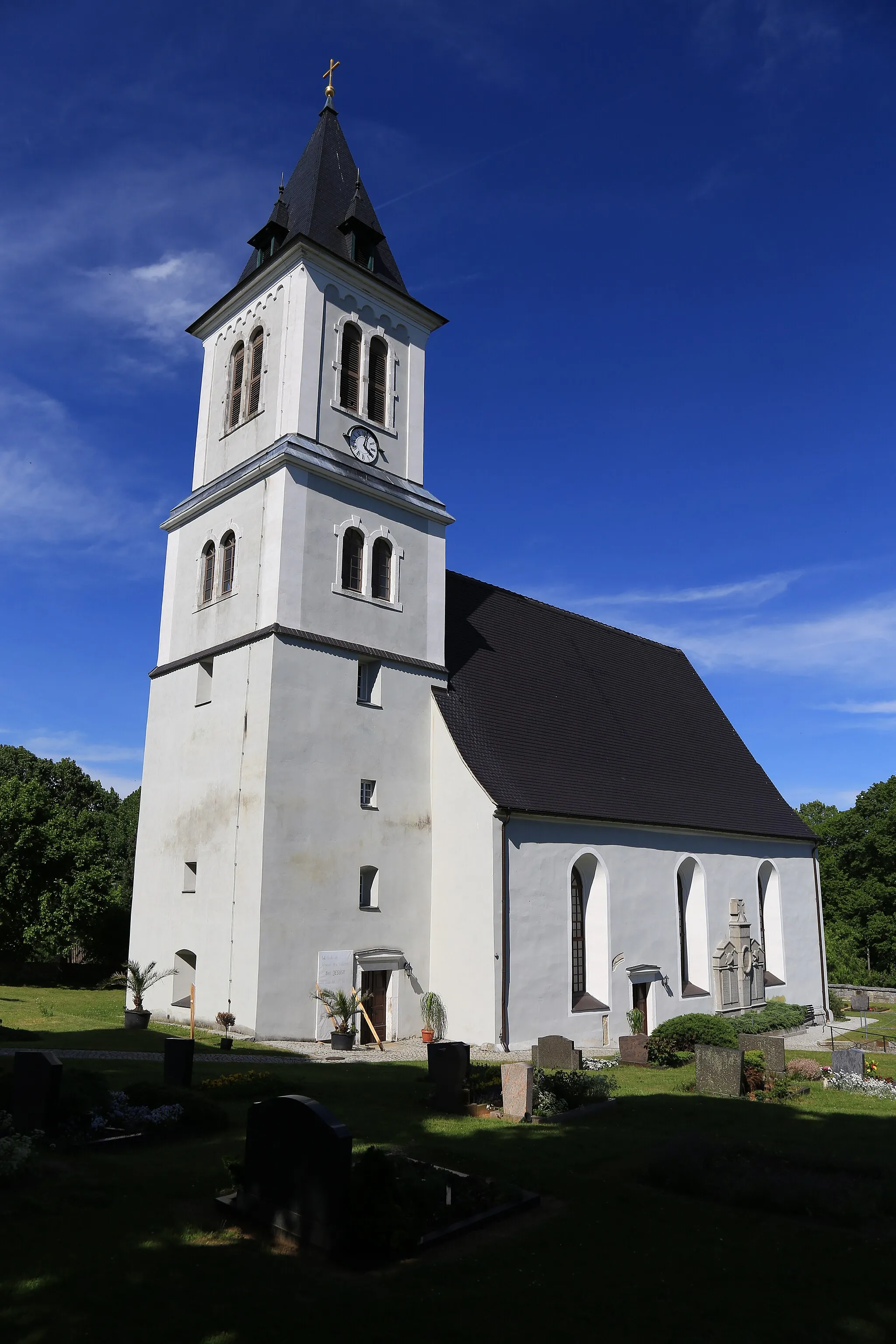 Photo showing: Kirche Großdrebnitz Mai 2017 (2)