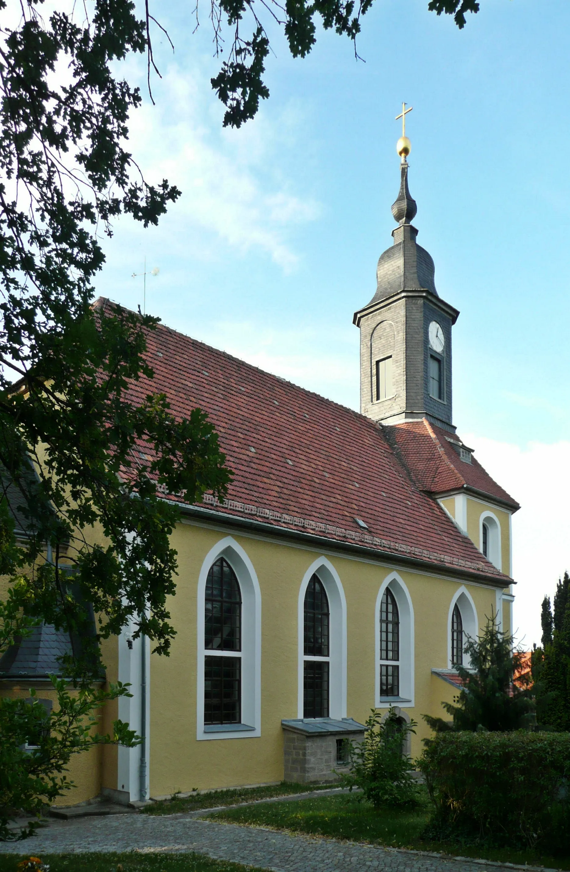 Photo showing: This image shows the evangelic church (rebuilt 1723/25 by George Bähr) in Kesselsdorf near Dresden in Saxony.