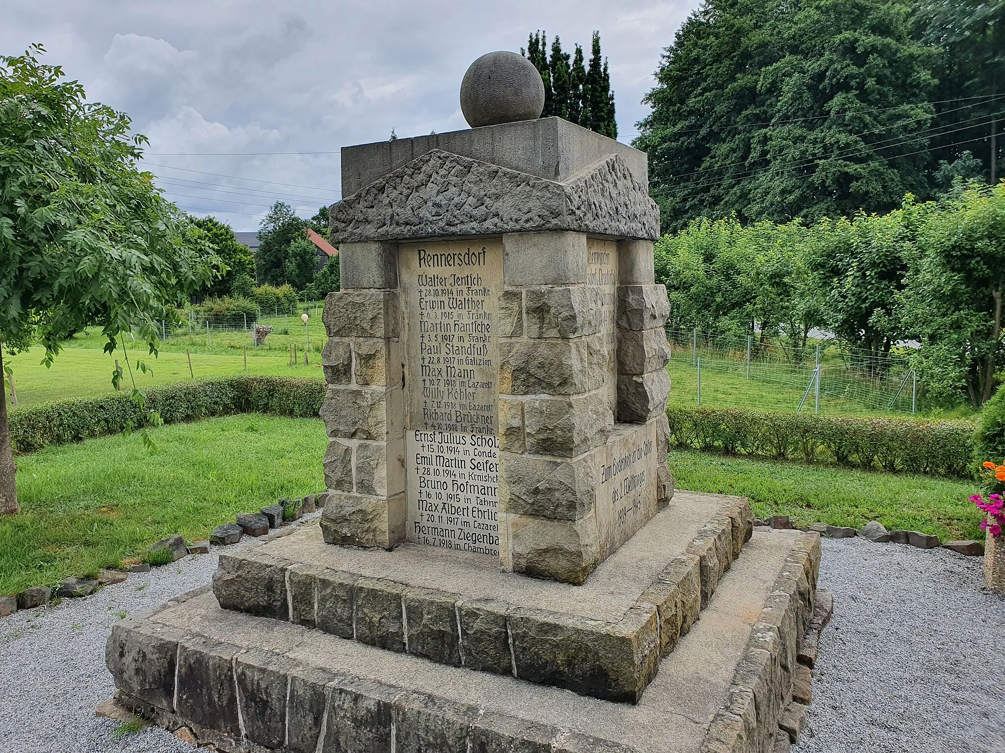 Photo showing: Kriegerdenkmal für die Gefallenen des 1. Weltkrieges Alte Hauptstraße -