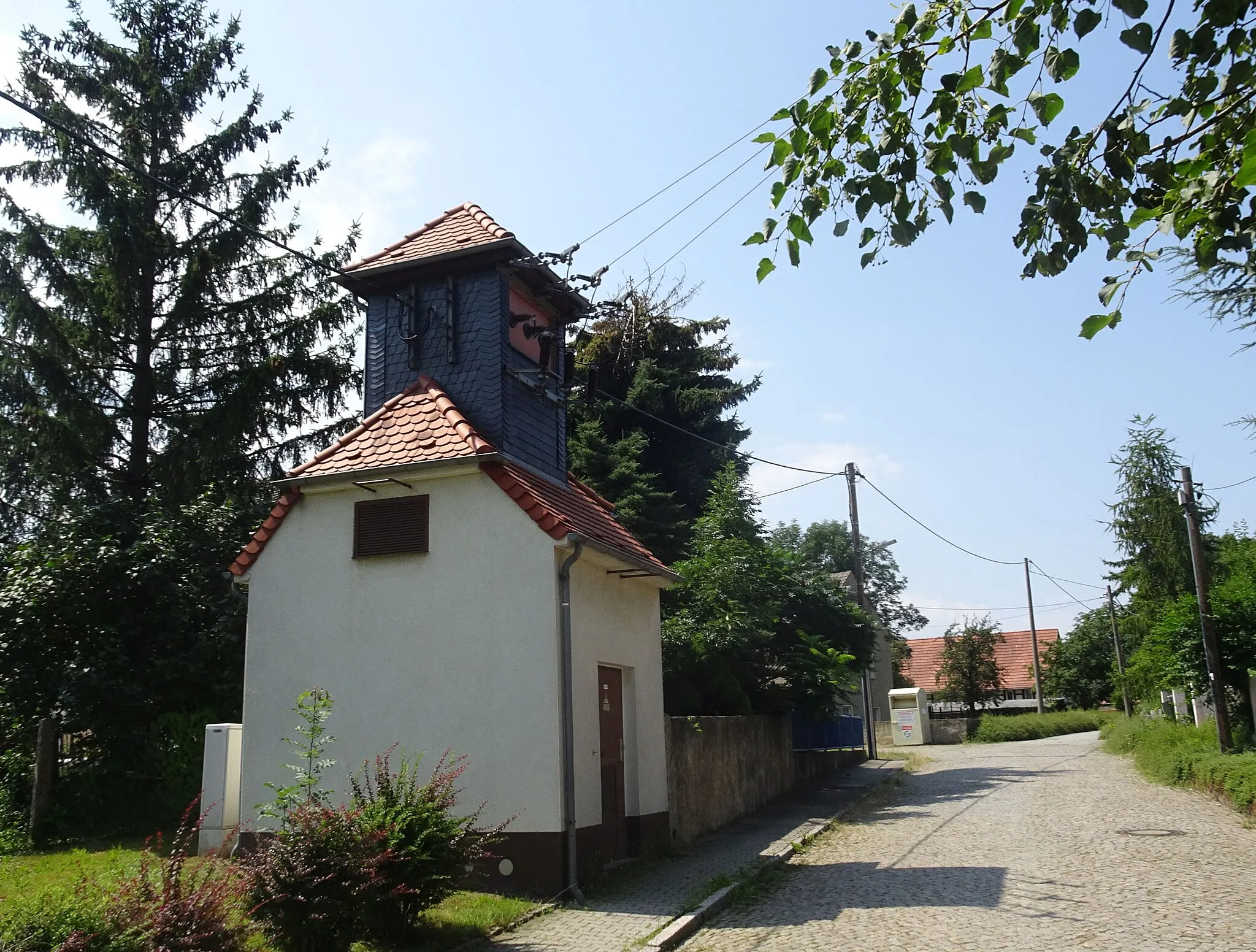 Photo showing: Porschütz, denkmalgeschütztes Transformatorenhaus