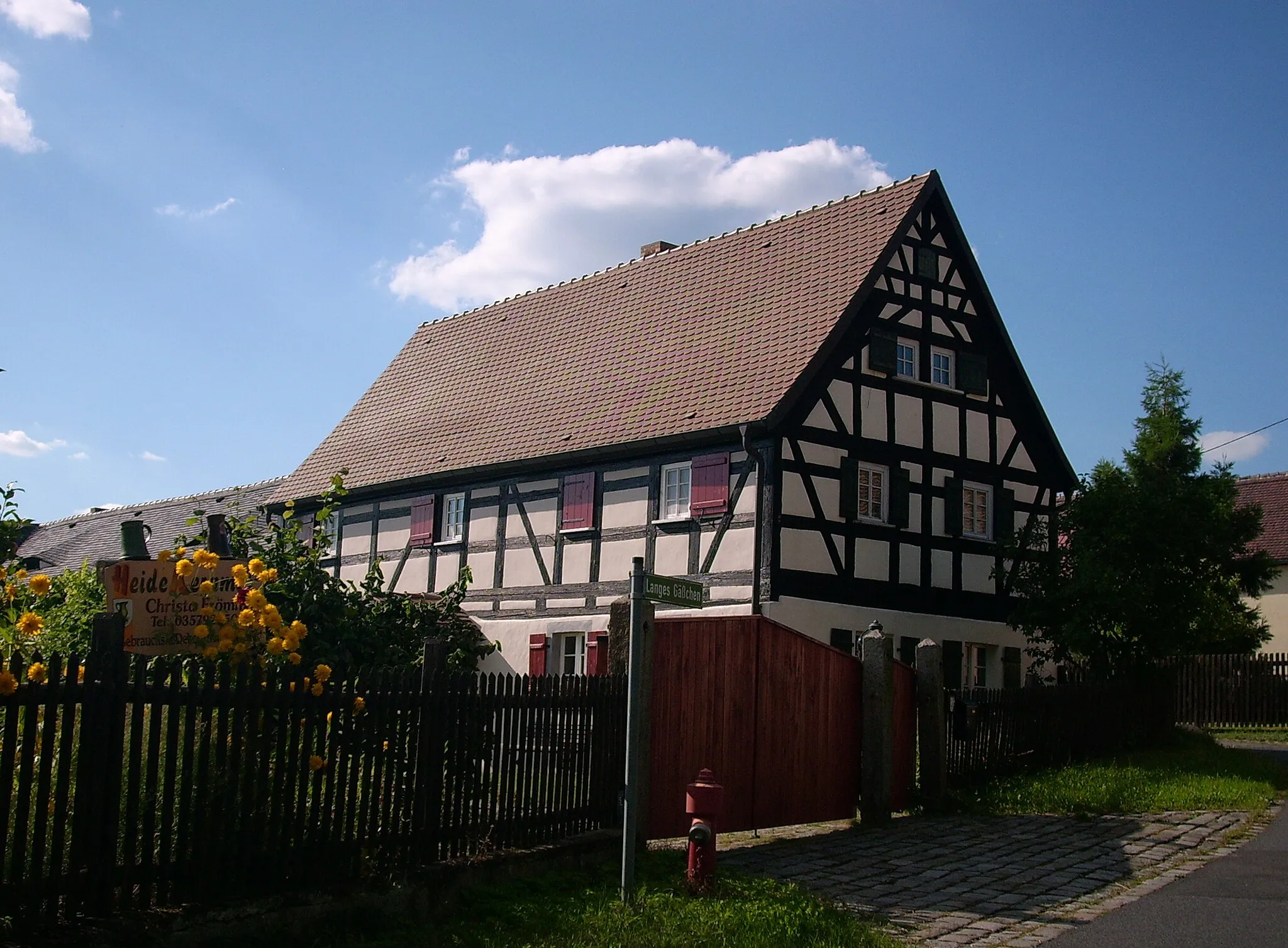 Photo showing: Fachwerkhaus, Langes Gäßchen 4 Ecke Am Dorfteich in Weißig, Ortsteil von Oßling