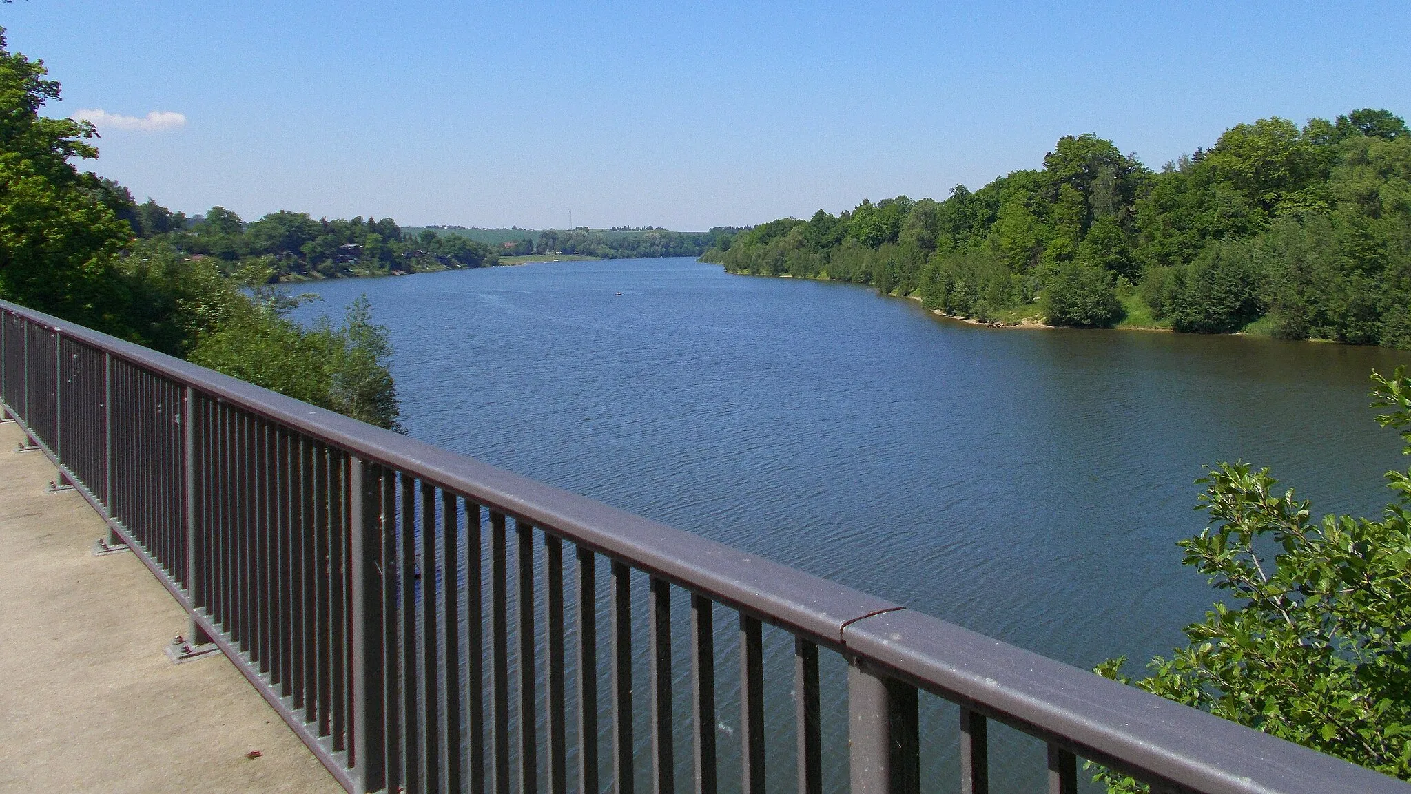 Photo showing: Blick von der Tännichtgrundbrücke auf die Talsperre Malter.