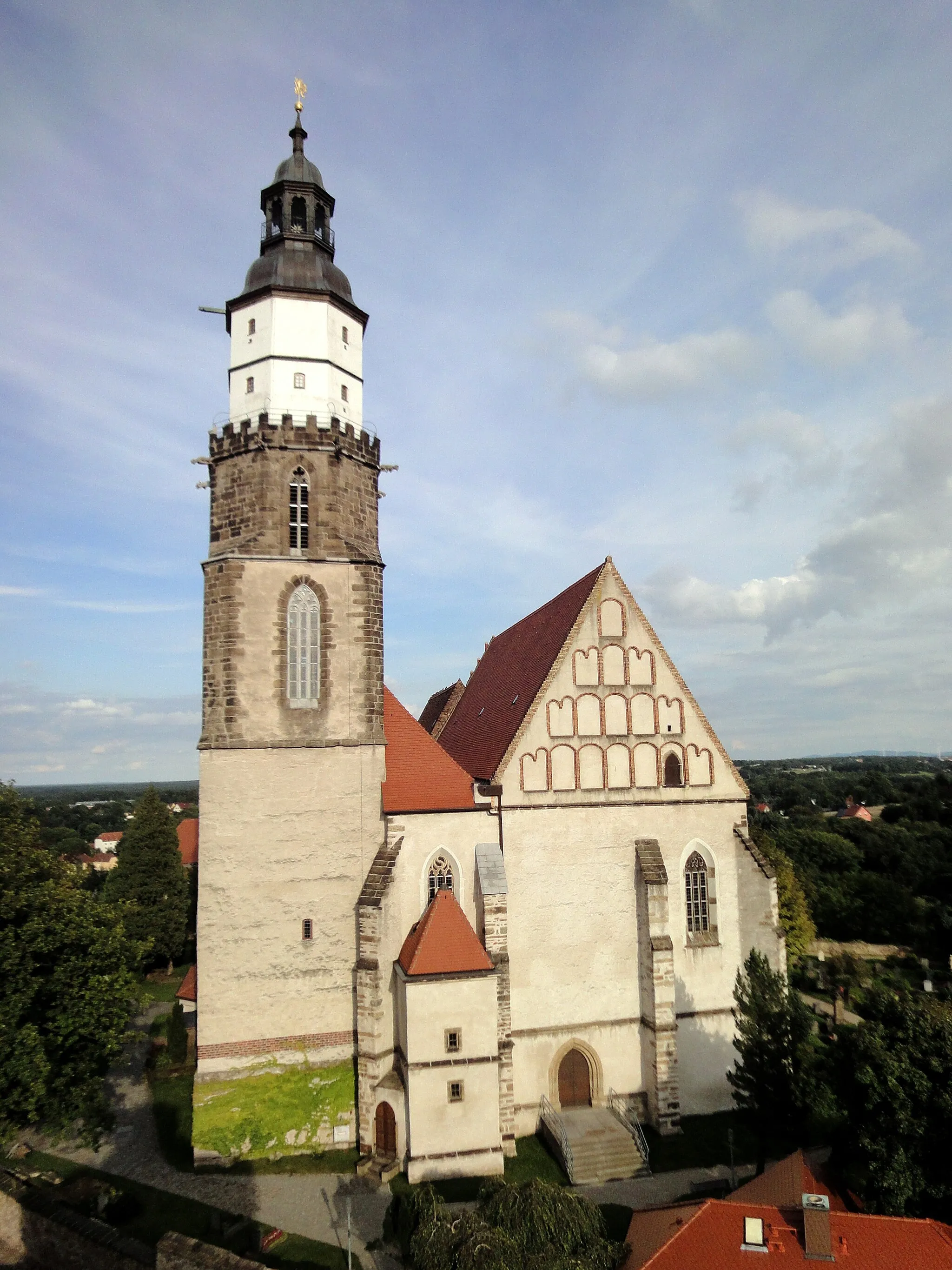 Photo showing: St. Mary's Church in Kamenz in Saxony, Germany, seen from Roter Turm.