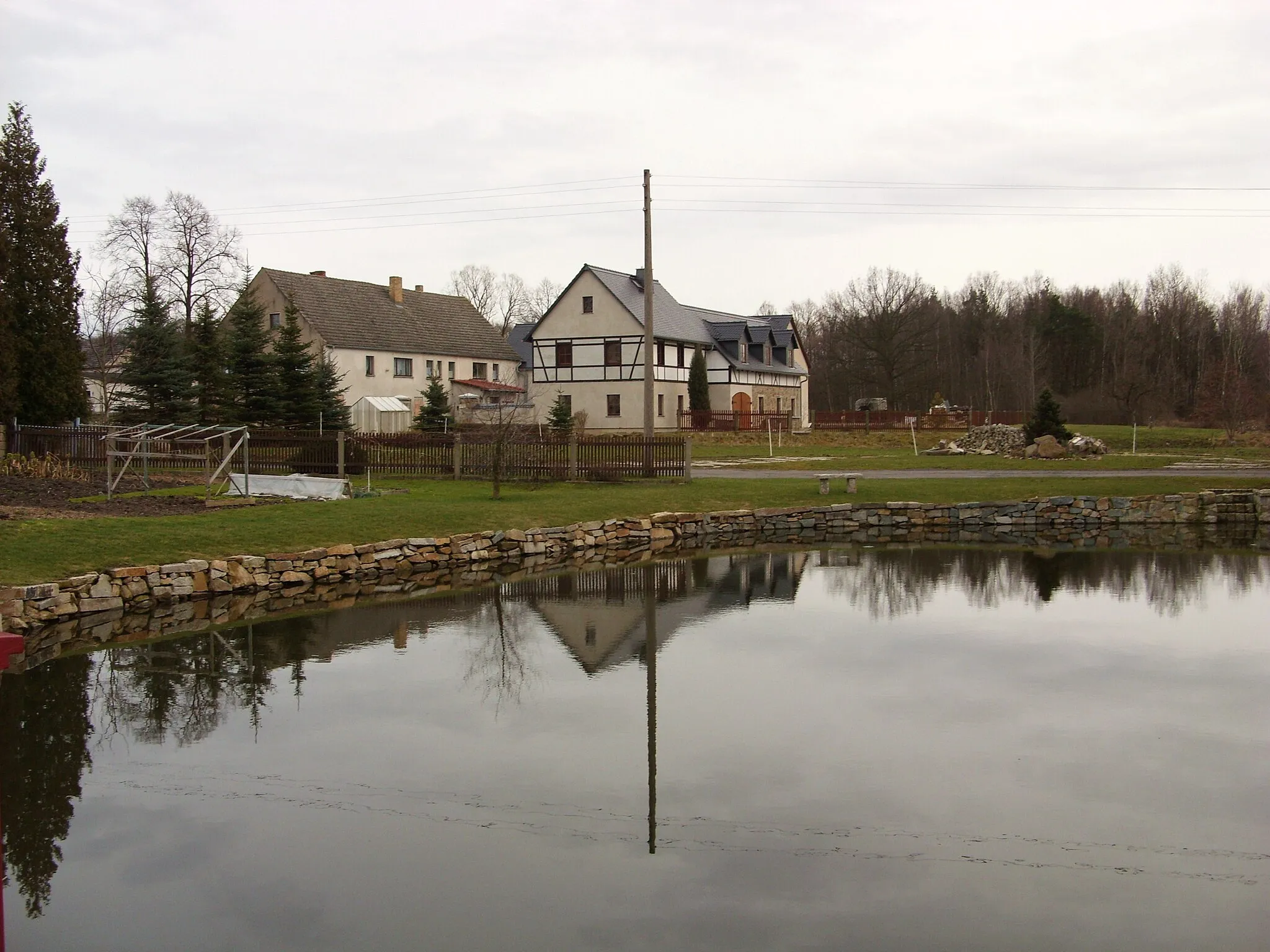 Photo showing: Teich in Caßlau, Gemeinde Neschwitz, Landkreis Bautzen.