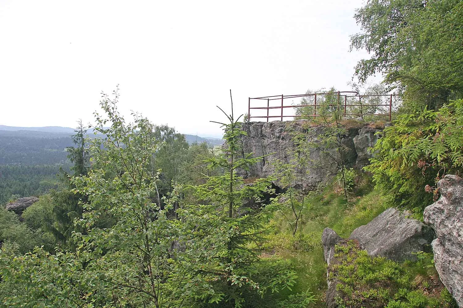 Photo showing: Vyhlídka Böhmische Aussicht na jihovýchodním okraji Topferu
autor:Zp