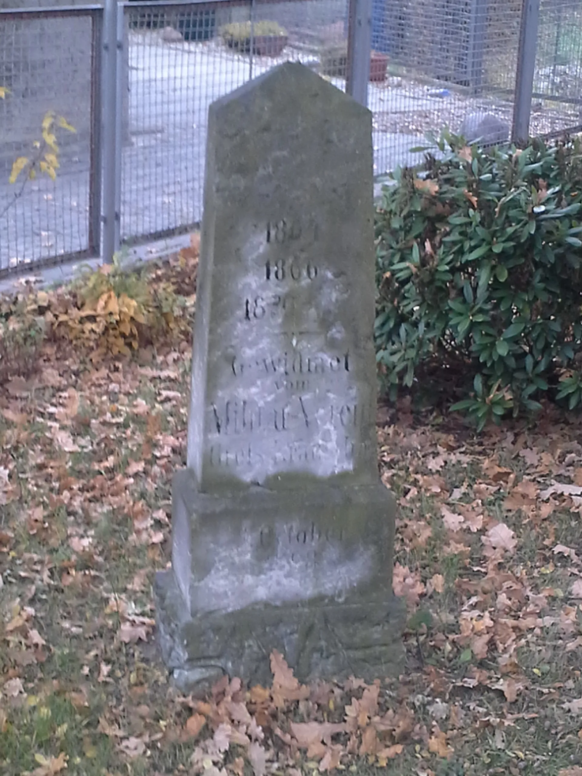 Photo showing: Gedenkstein neben dem Kriegerdenkmal in Groß-Krauscha