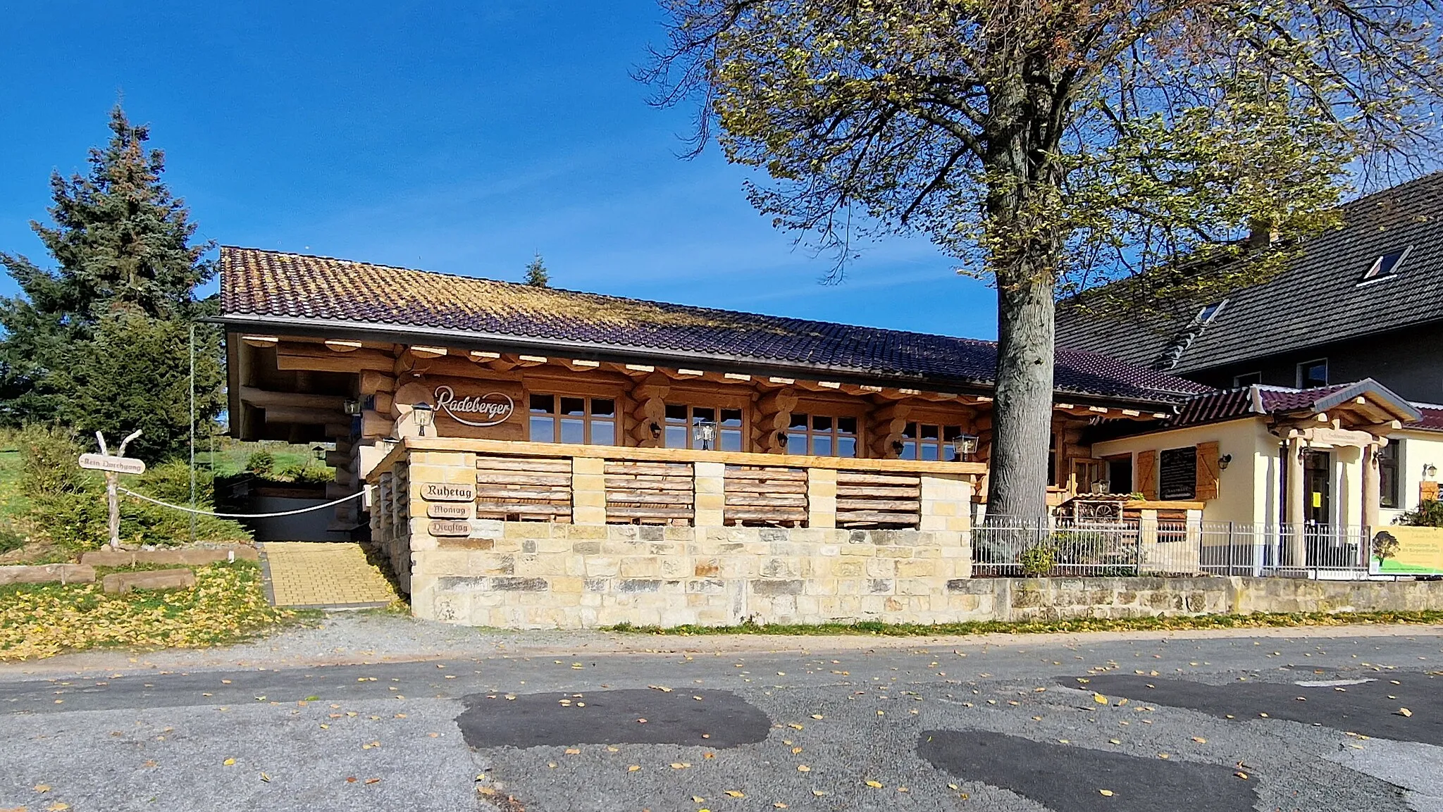 Photo showing: Restaurant Hocksteinschänke in Zeschnig (Hohnstein), Am Hocksteein 1