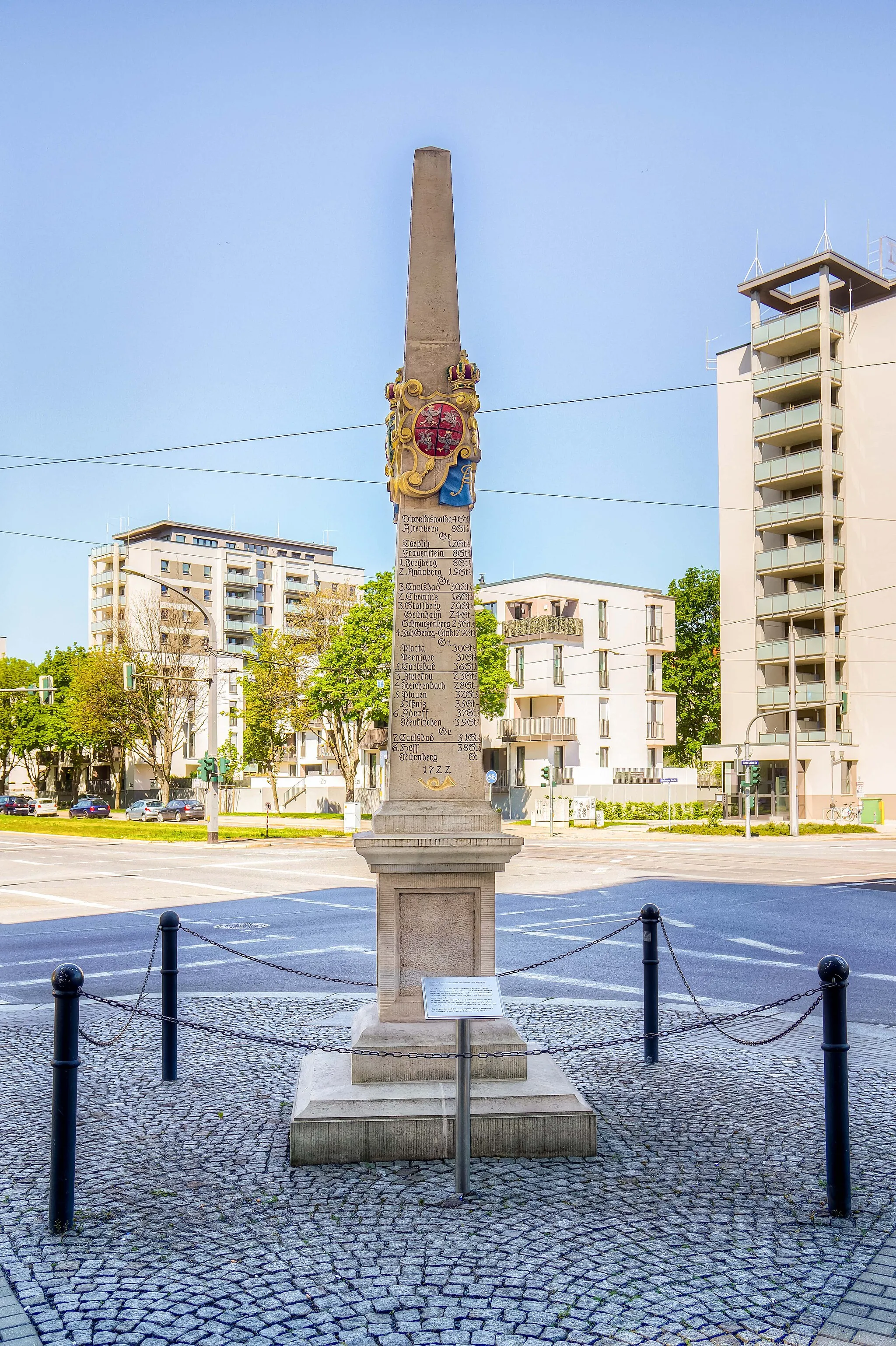 Photo showing: Kursächsische Postmeilensäule-Distanzsäule in Dresden an der Kreuzung Freiberger Straße / Hertha-Lindner-Straße