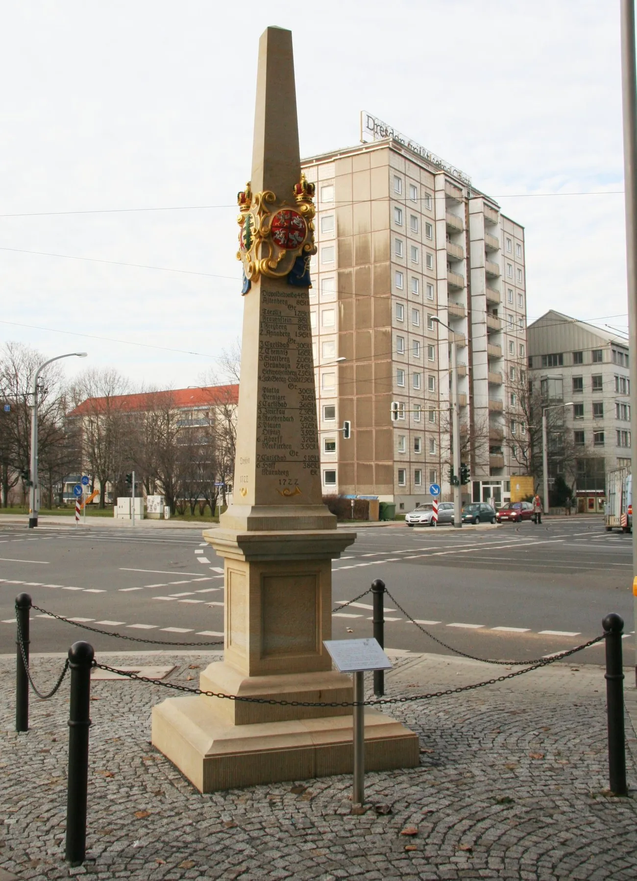 Photo showing: Nachbildung einer Postmeilensäule in Dresden, Ecke Freiberger / Herta-Lindner-Straße