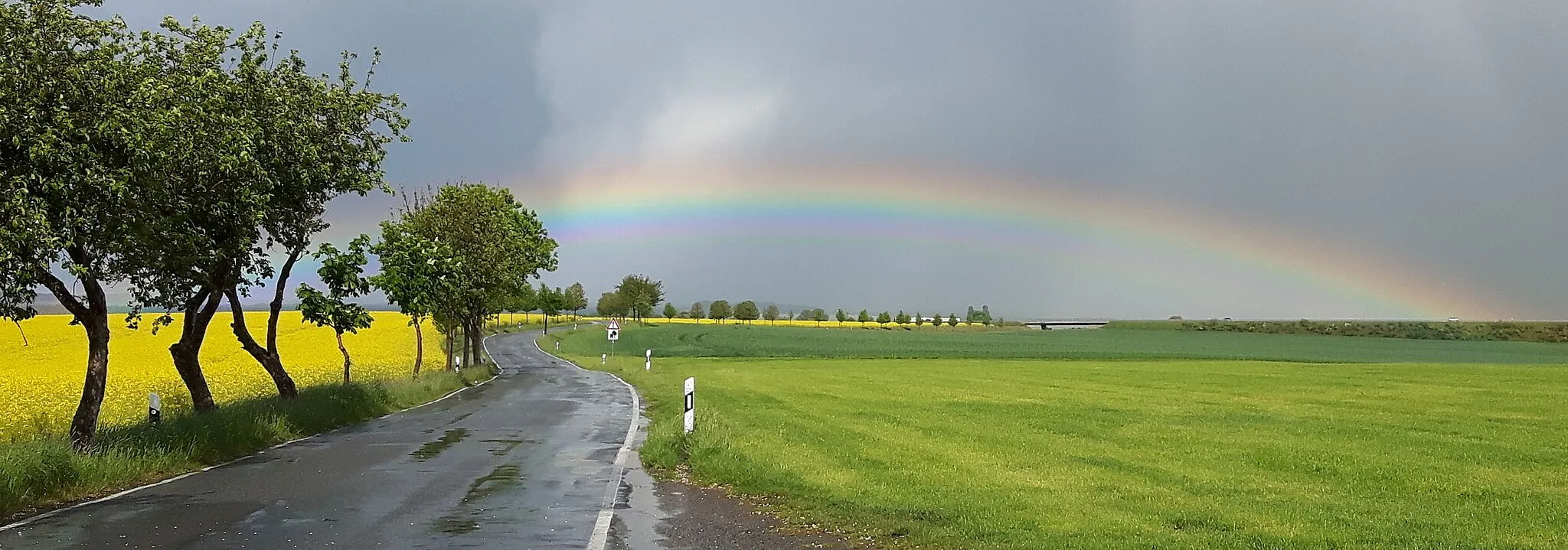 Photo showing: Rainbow on the way from Großerkmannsdorf to Kleinwolmsdorf over the Staatsstraße 177