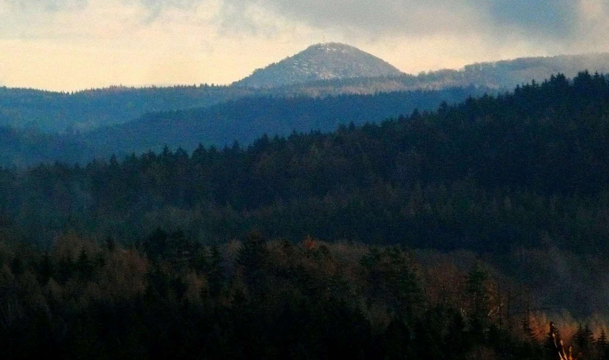 Photo showing: Pohled ze Spravedlnosti směrem ke kopci Hřebec