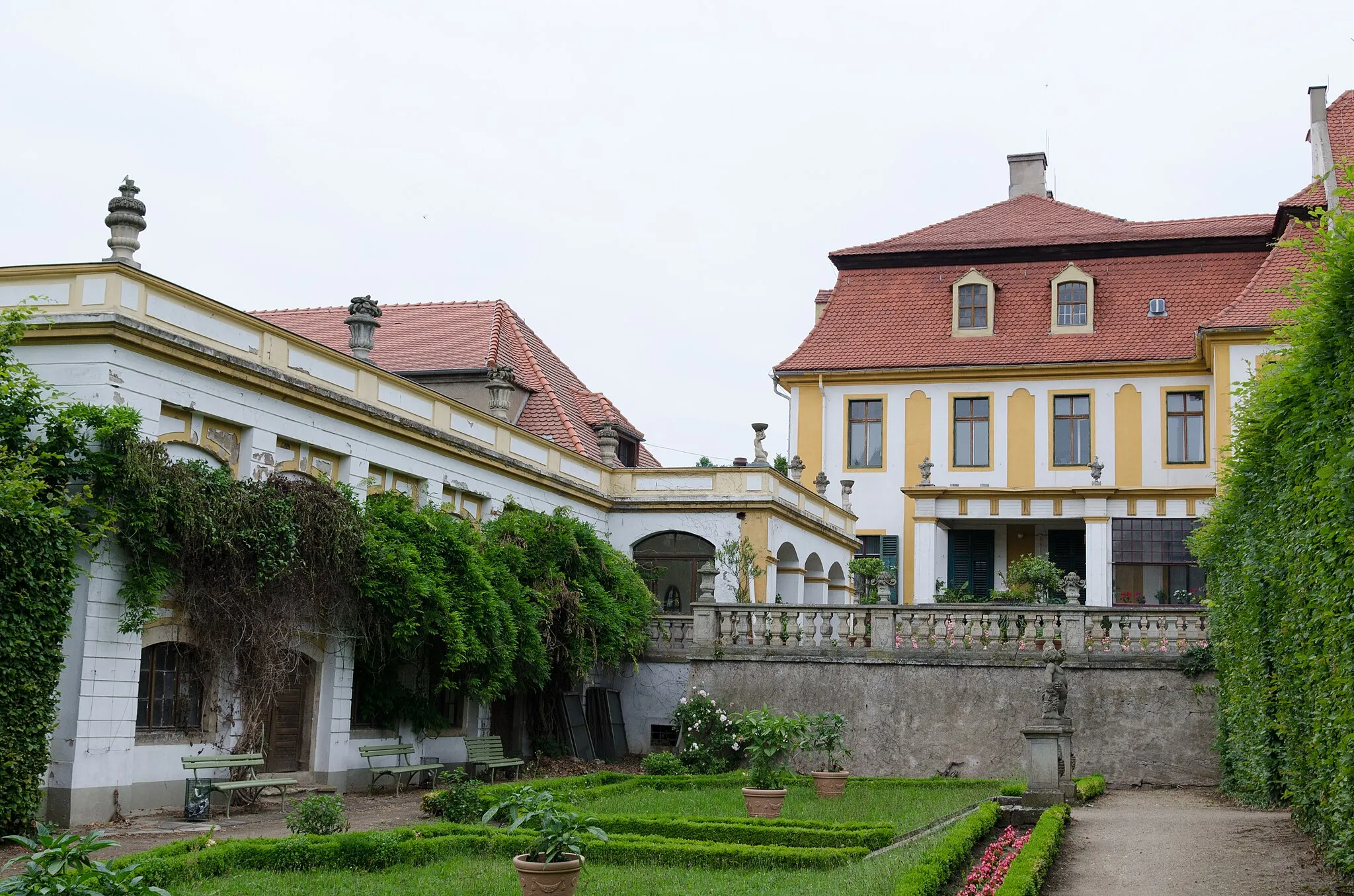 Photo showing: Diesbar-Seußlitz, Schloss, Corp de Logis