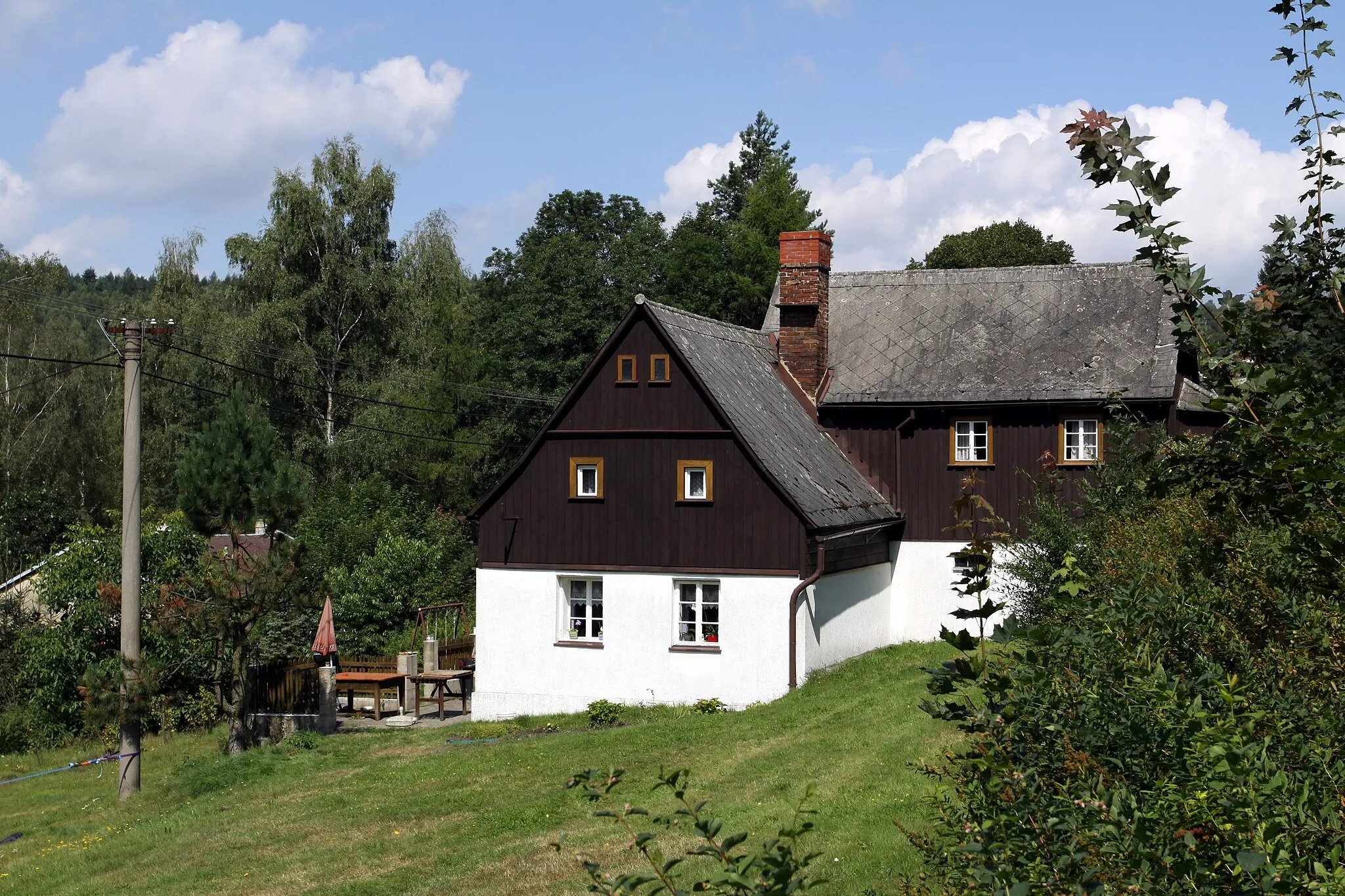 Photo showing: Village Ostrov, part of Tisá village in Ústí nad Labem District, Czech Republic