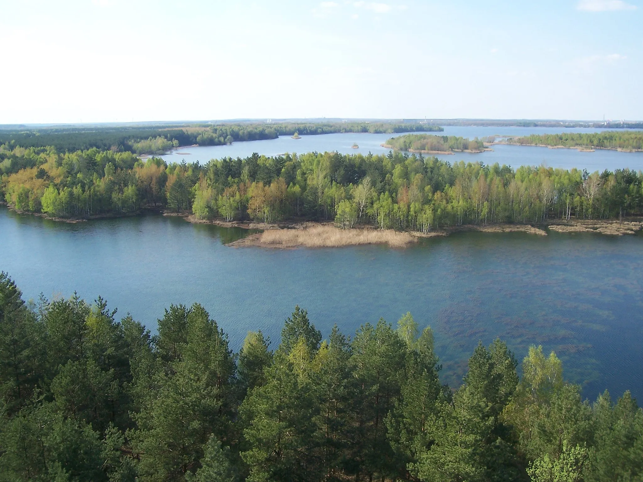 Photo showing: Aussicht von der obersten Aussichtsplattform am Senftenberger See (Südufer)