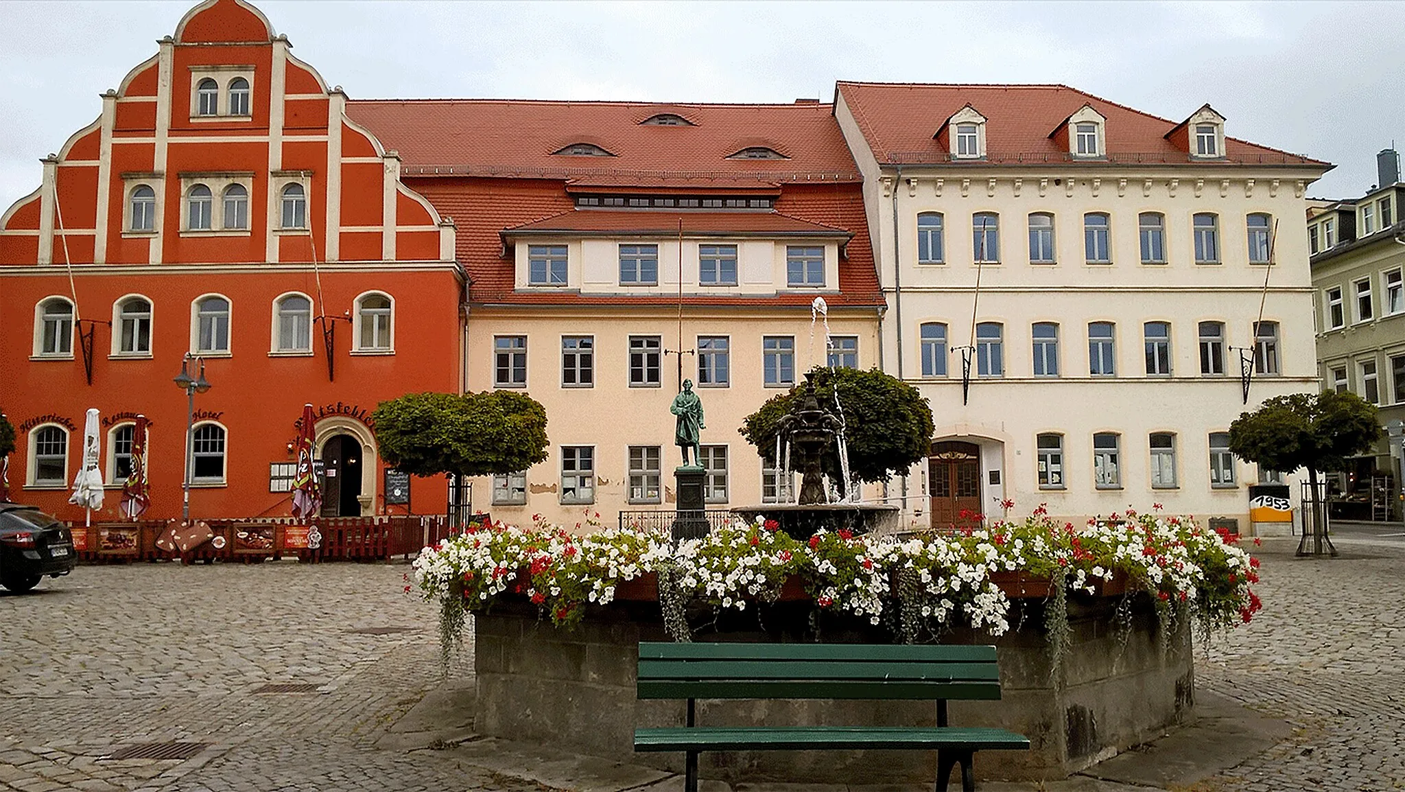 Photo showing: +Marktplatz Pulsnitz - mit altem Rathaus