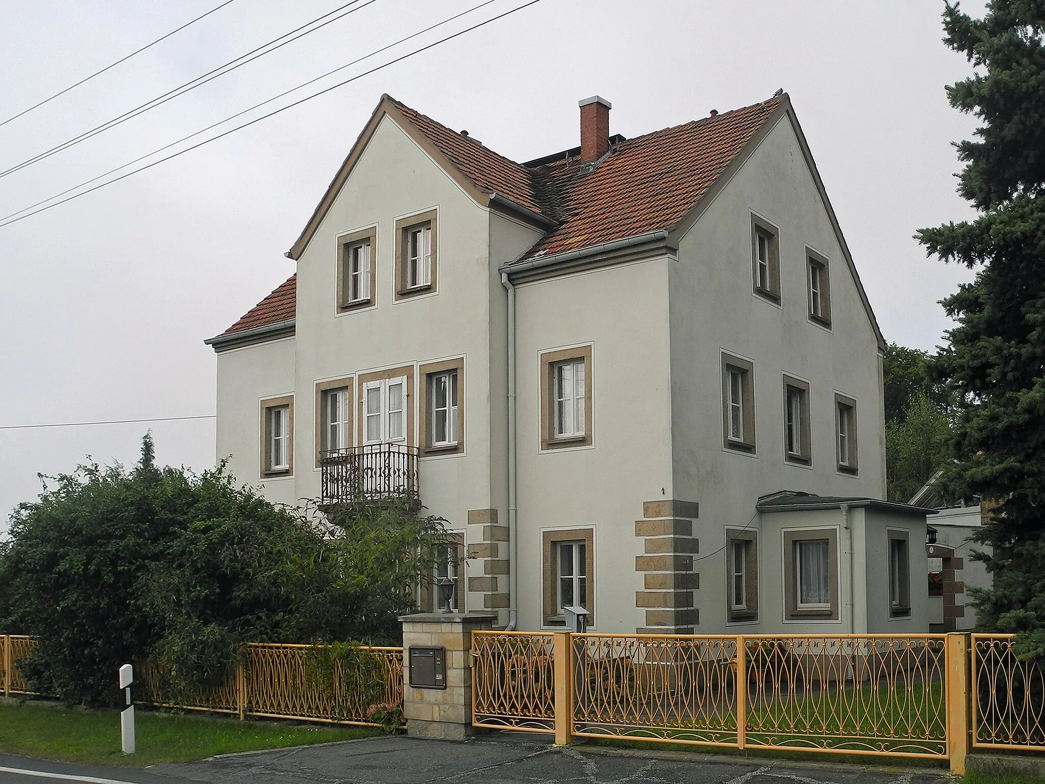 Photo showing: Wohnhaus in Dresden-Borsberg, Hochlandstraße 1 - höchstgelegenes Wohnhaus von Dresden