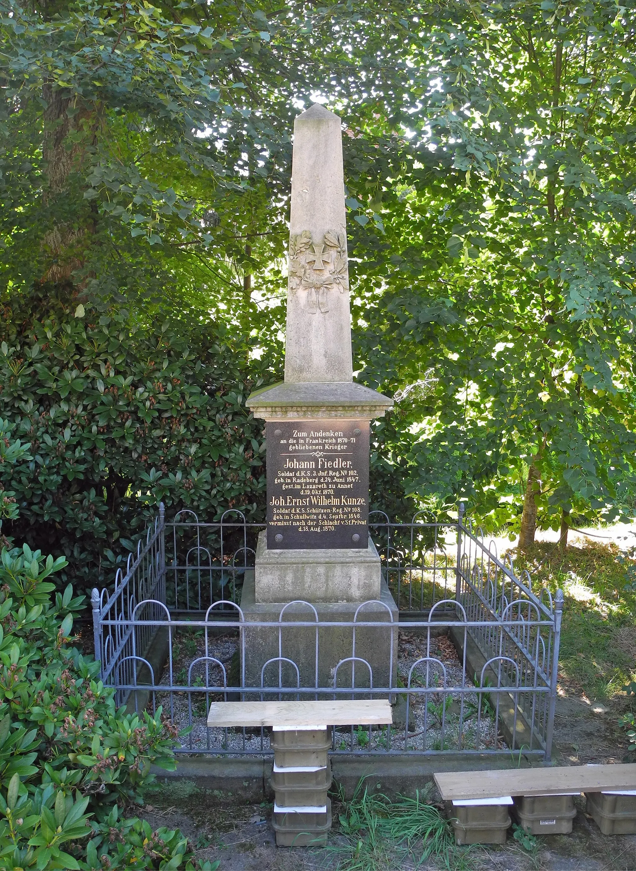 Photo showing: Denkmal für die Gefallenen des deutsch-französischen Krieges 1870/71 in Schullwitz (Dresden), Bühlauer Str.