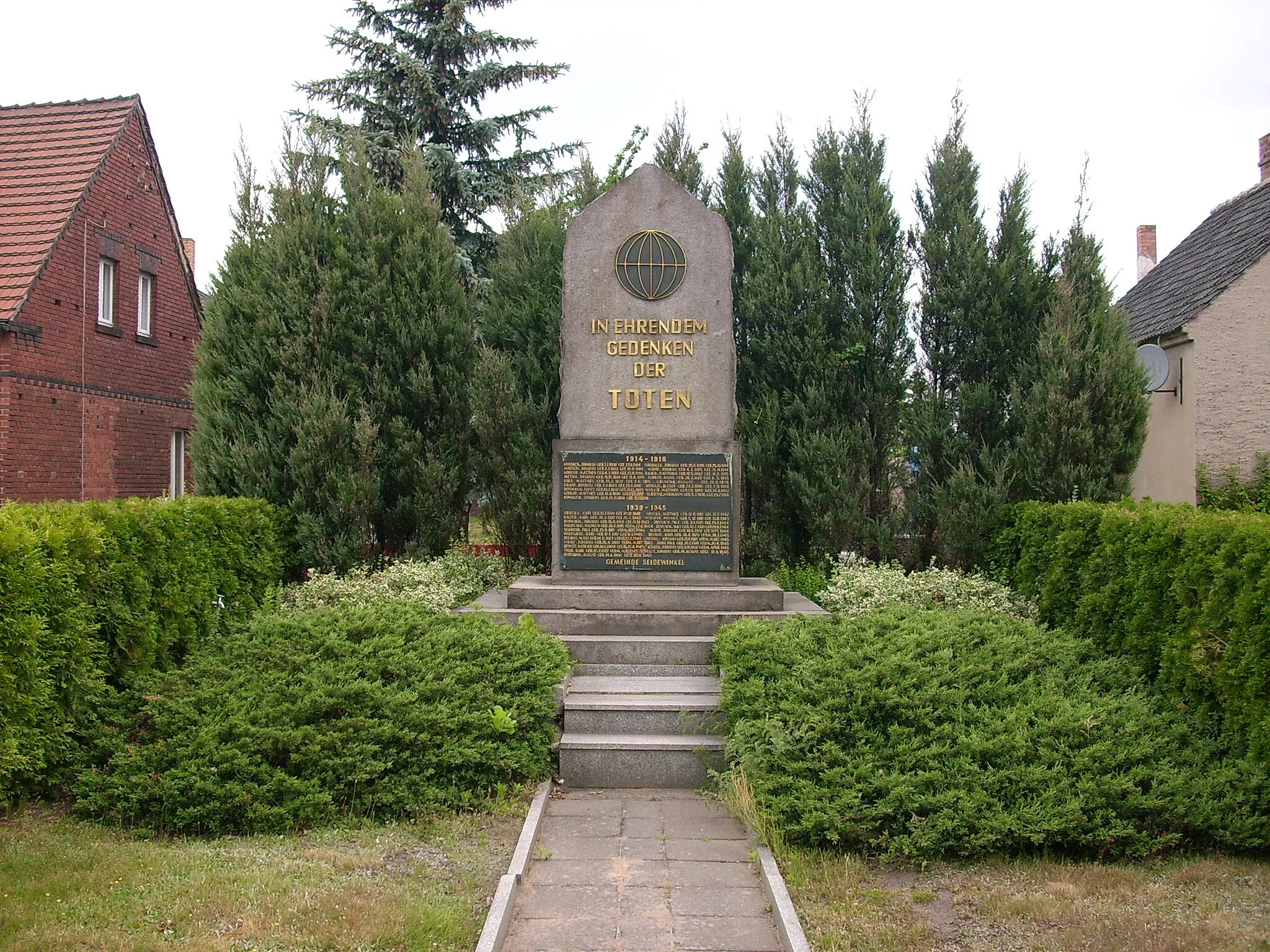 Photo showing: Kriegerdenkmal in Seidewinkel (Elsterheide)