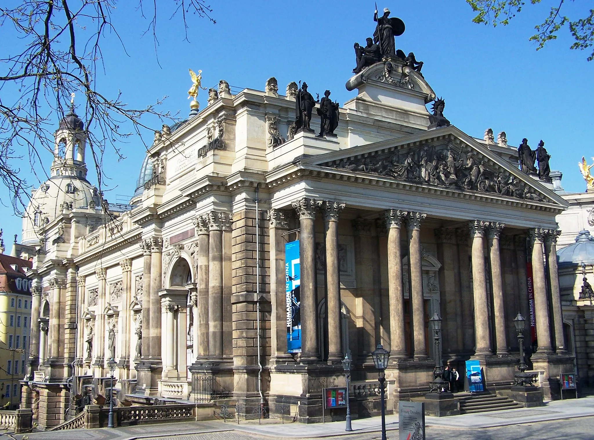 Photo showing: Portal der Kunstakademie auf der Brühlschen Terrasse