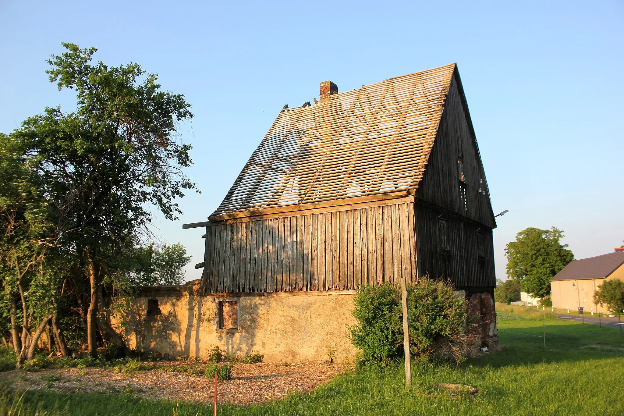 Photo showing: Domske w Čornecach (čo. 2b), kulturny pomnik.
