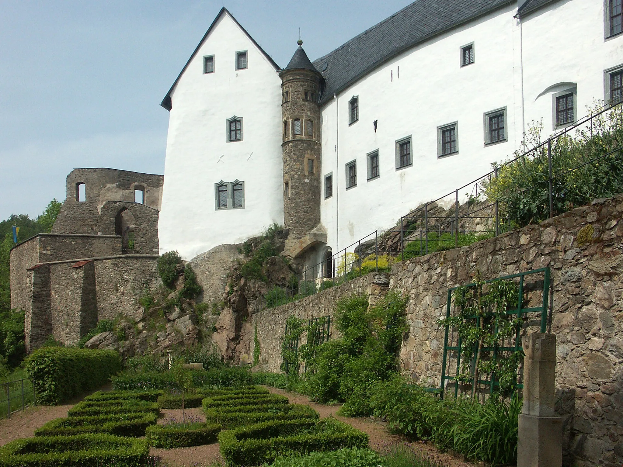 Photo showing: Reste der alten Burg und Schloss Lauenstein (Stadt Geising)