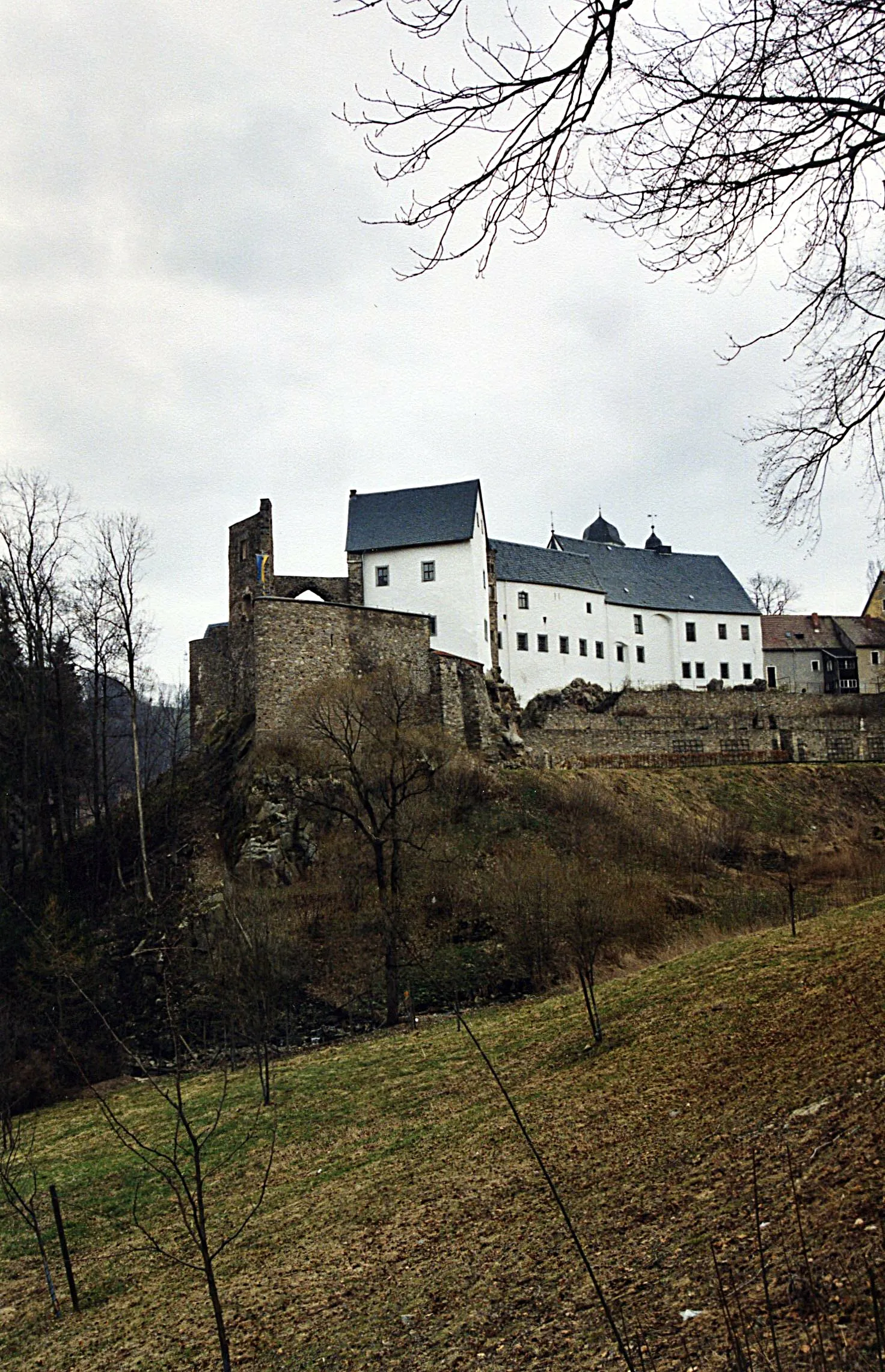Photo showing: This image shows Lauenstein Castle (Schloss Lauenstein) in Lauenstein in the Ore Mountains in Saxony, Germany.