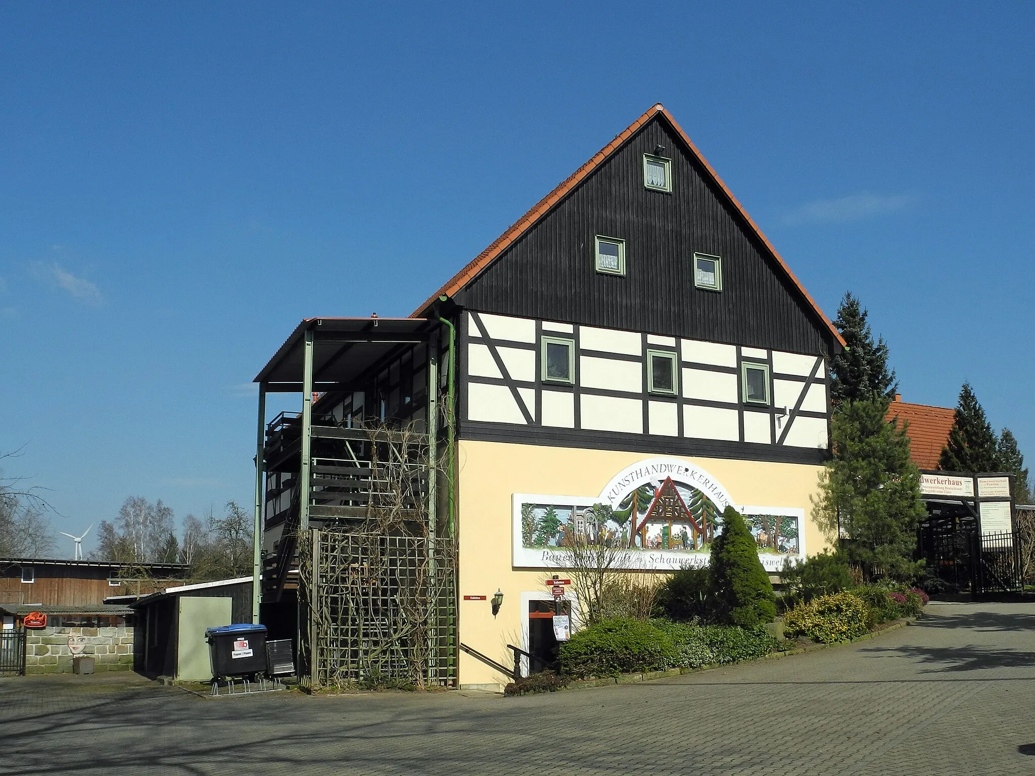 Photo showing: Kunsthandwerkerhaus in Langenwolmsdorf, Hauptstr. 120-120c