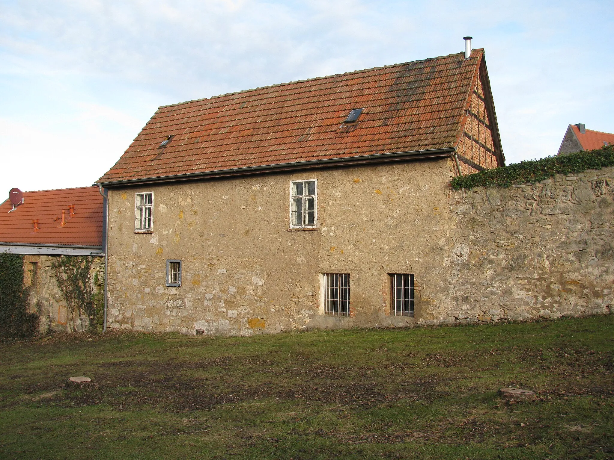 Photo showing: das Haus Schulberg 9 in Bad Tennstedt, direkt an der Stadtmauer