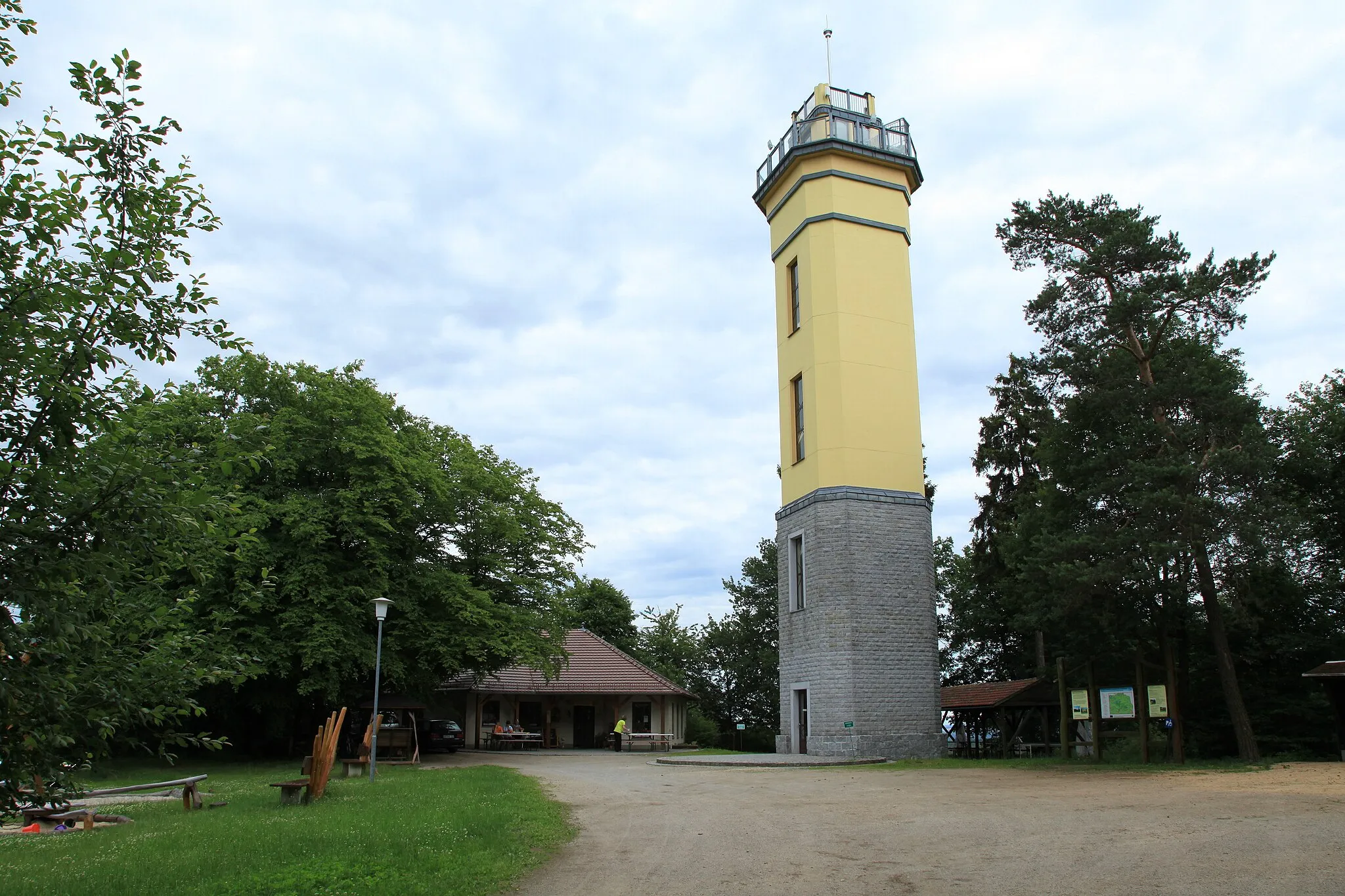 Photo showing: Aussichtsturm auf dem Monumentberg, Groß Radisch in Hohendubrau