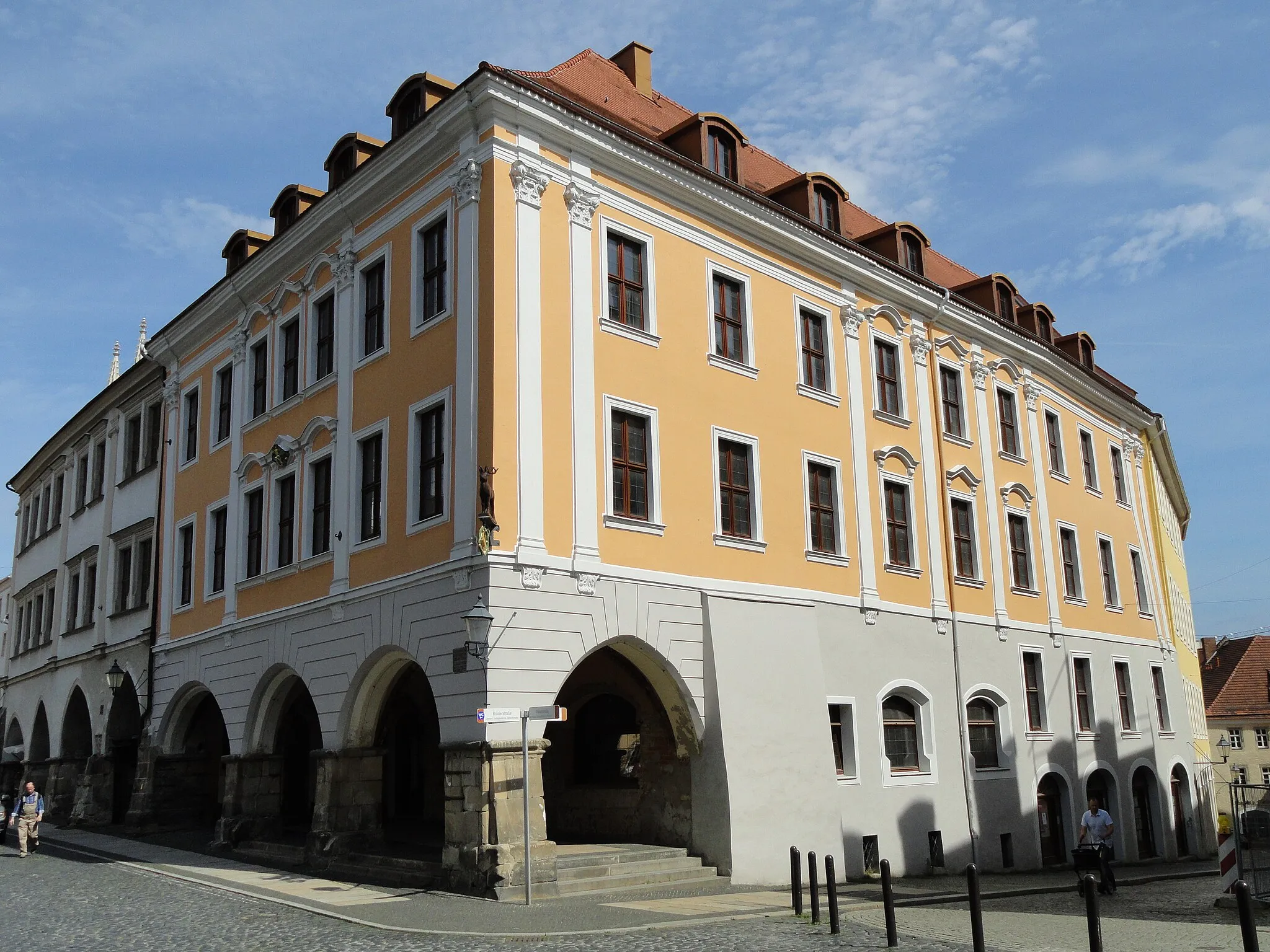 Photo showing: square "Untermarkt", the building in the center is called "Brauner Hirsch" (engl.: brown hart) in Görlitz, Saxony